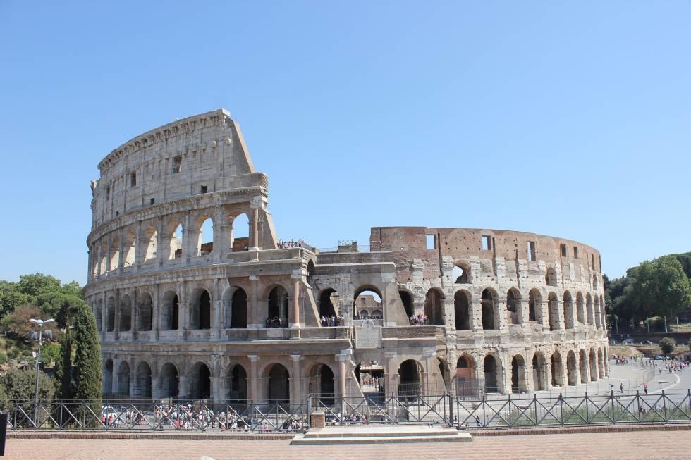Coliseo de Roma visto desde afuera.