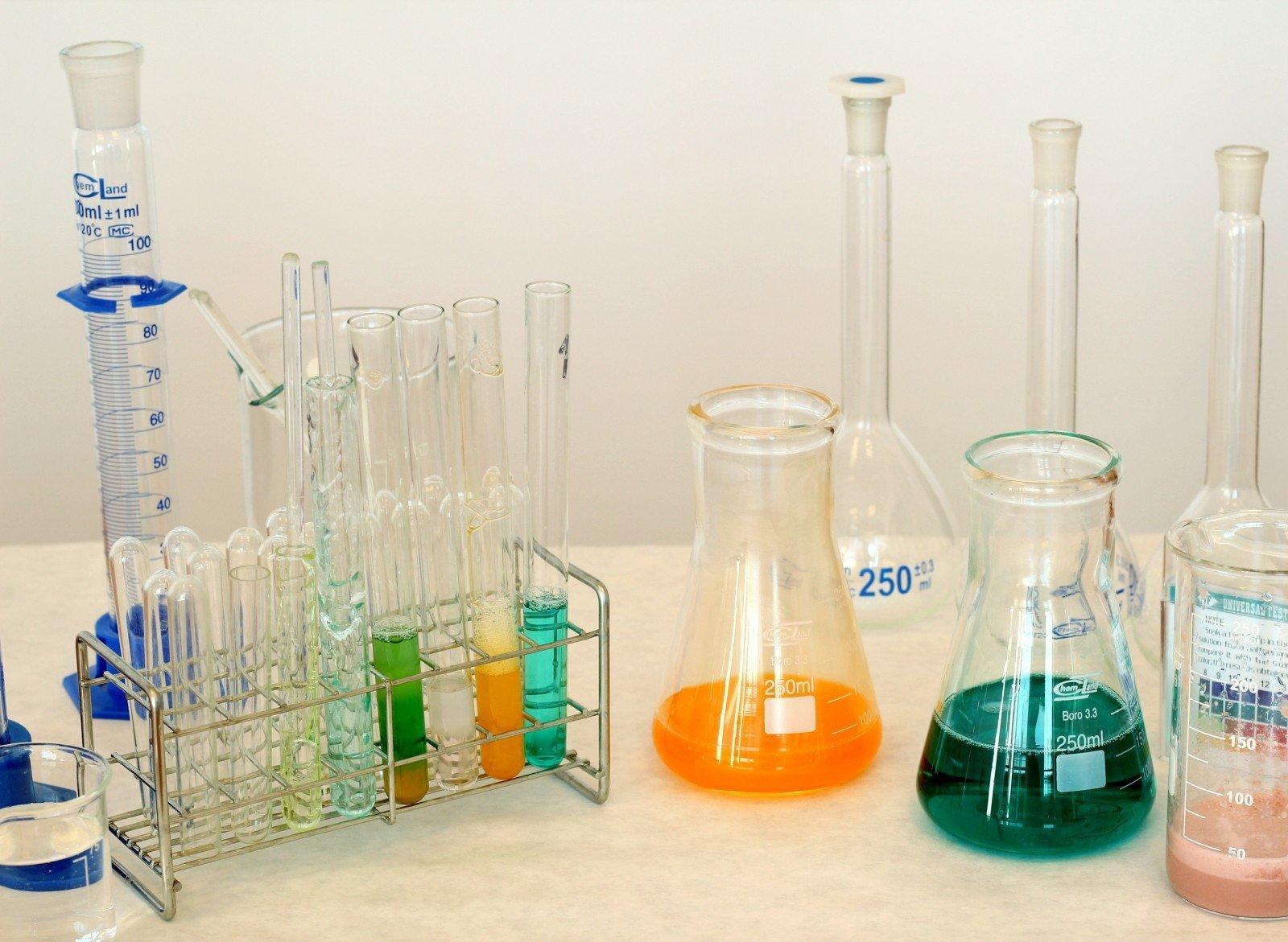 Razones para dar clases de química con un profesor particular.