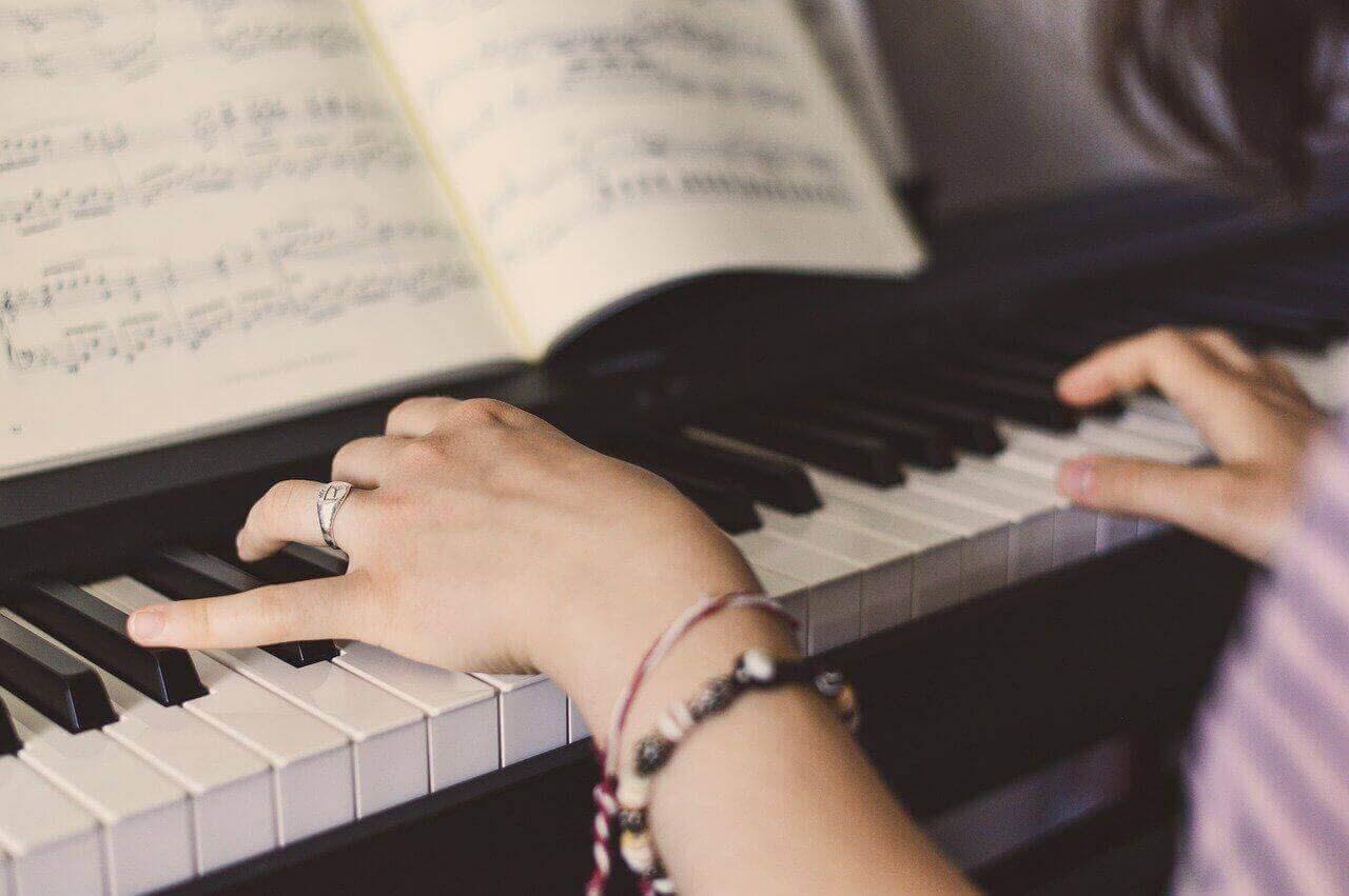 perfiles profesores piano