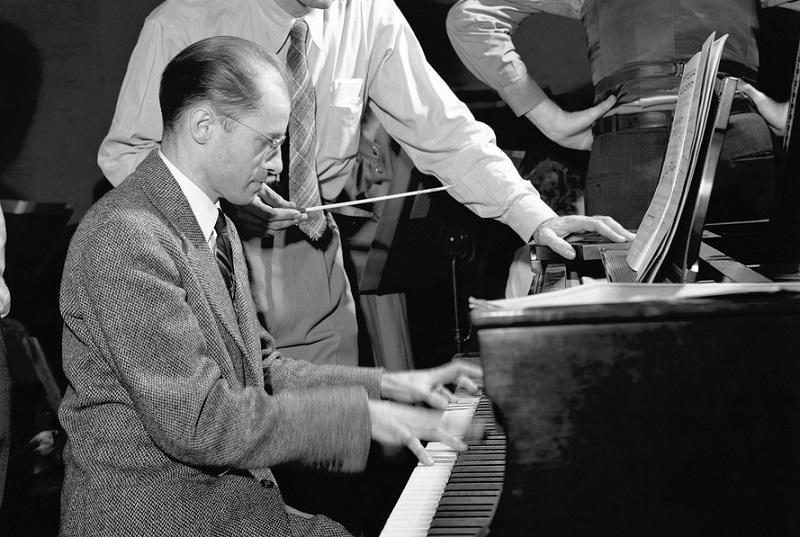 profesor de piano jubilado