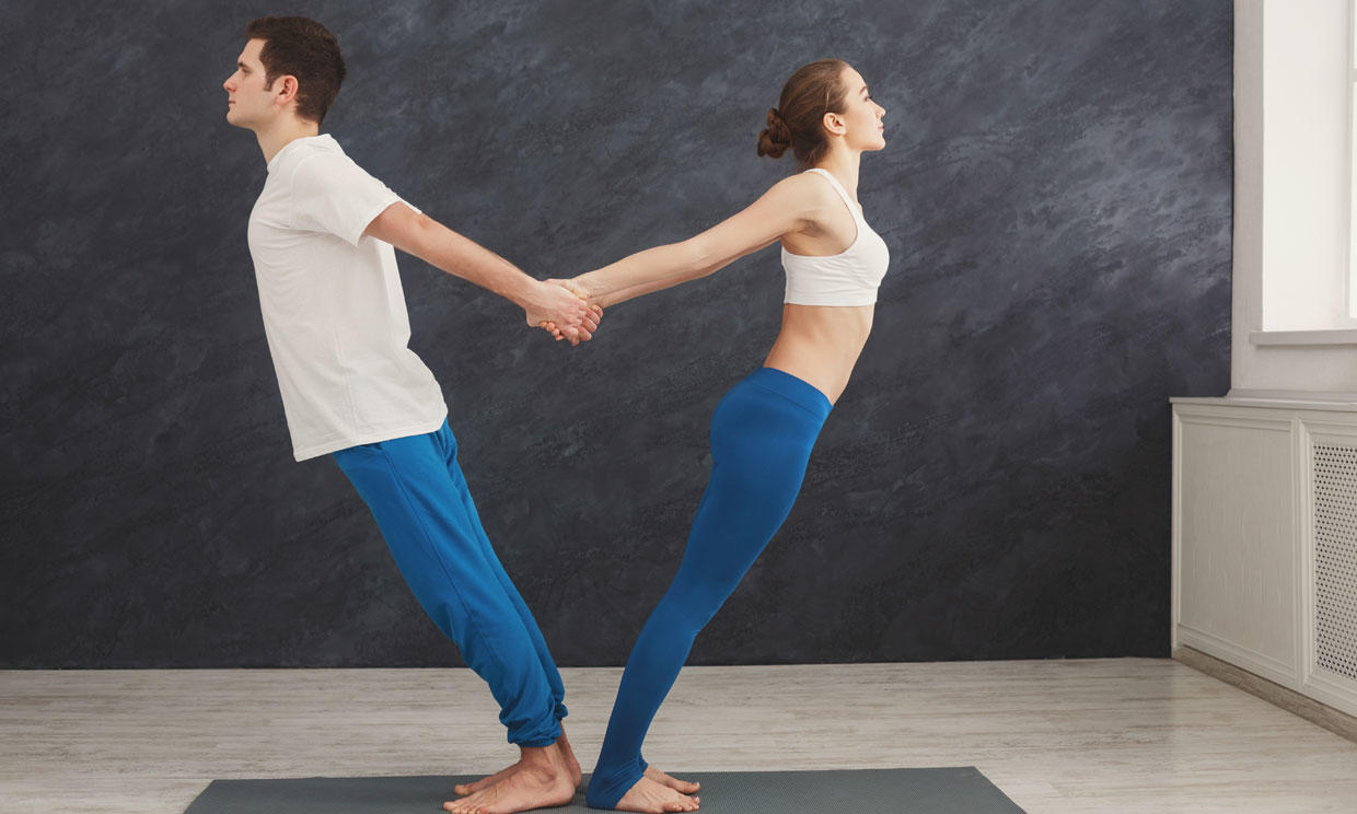 posturas de yoga para dos