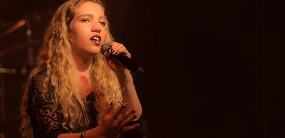 ¿Cómo y por qué cantar con el estómago?