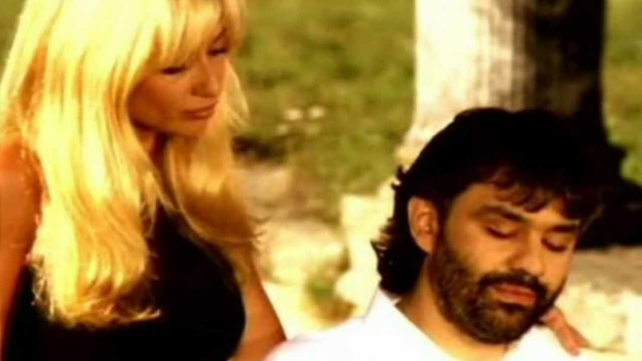 Cantantes polifacéticos románticos.