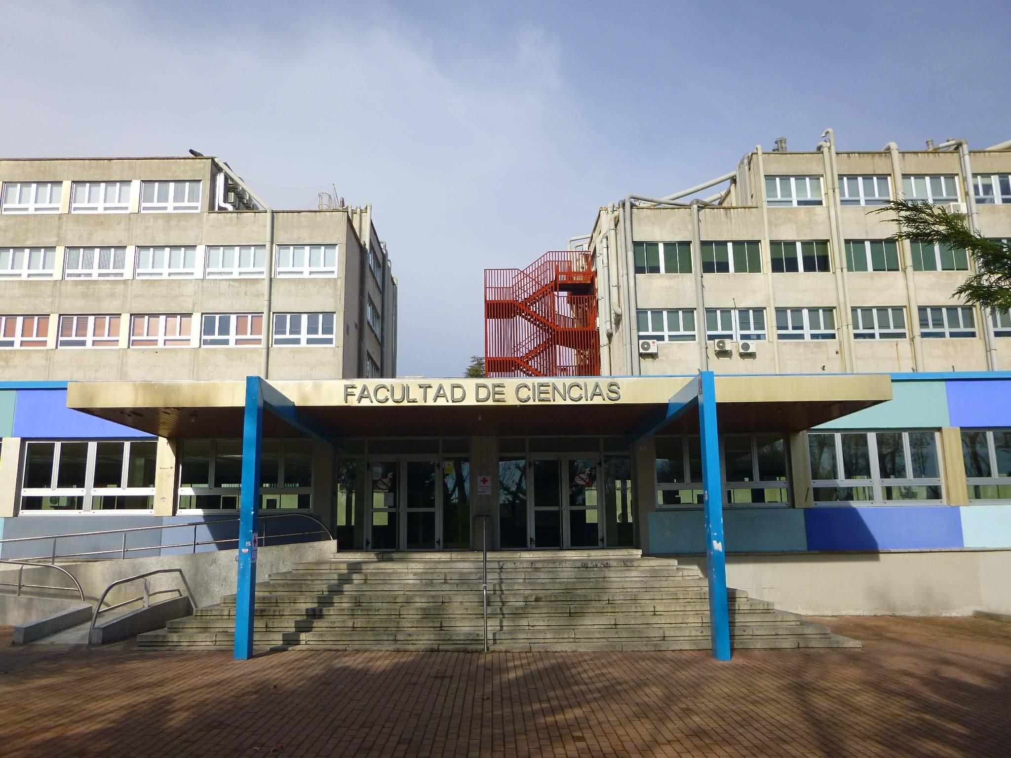 Estudios superiores de química en Madrid.