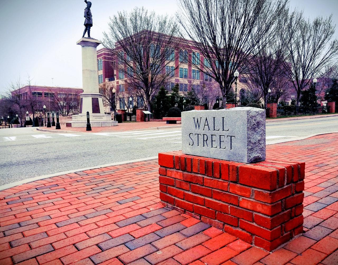 Calle del barrio de Wall Street, NY.