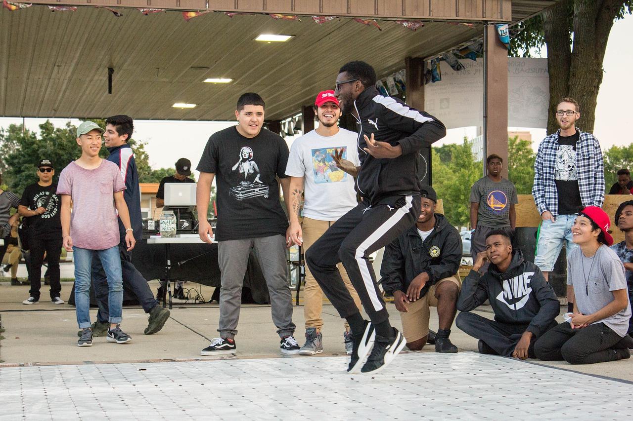 Bailar hip hop con canciones de rap
