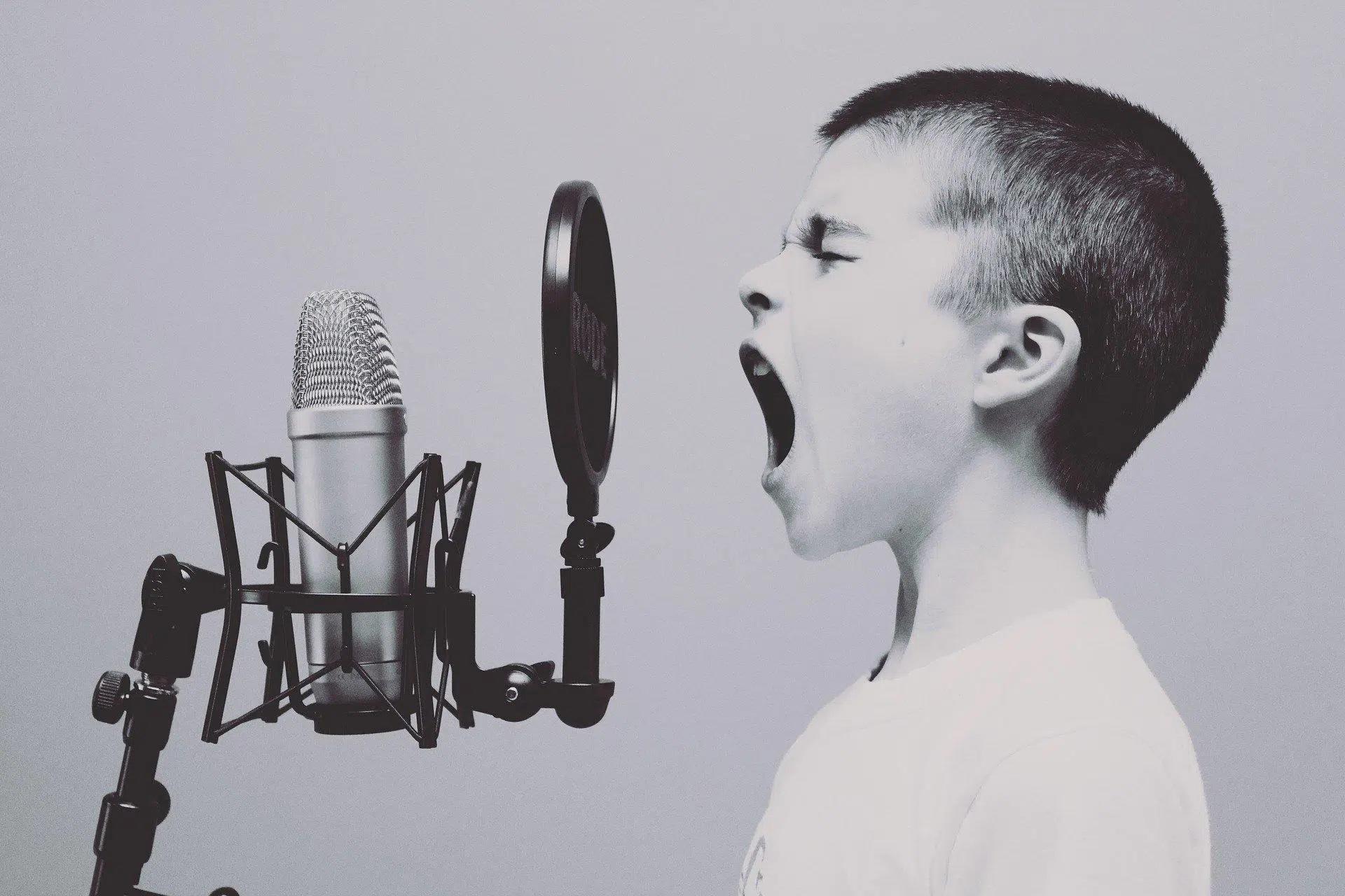 ¿Cuáles son las herramientas online para desarrollar tu aparato vocal?