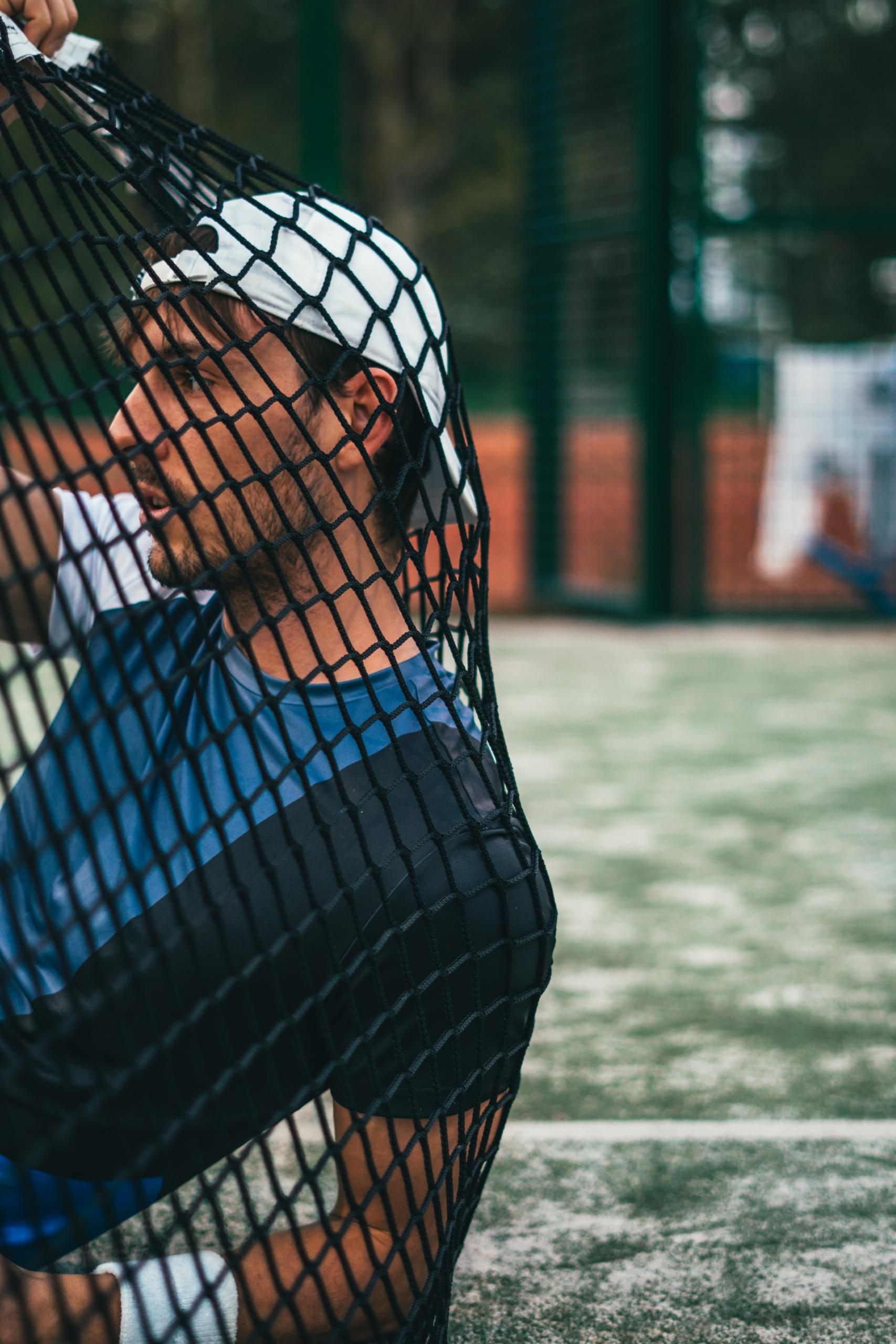jugador de padel cansado