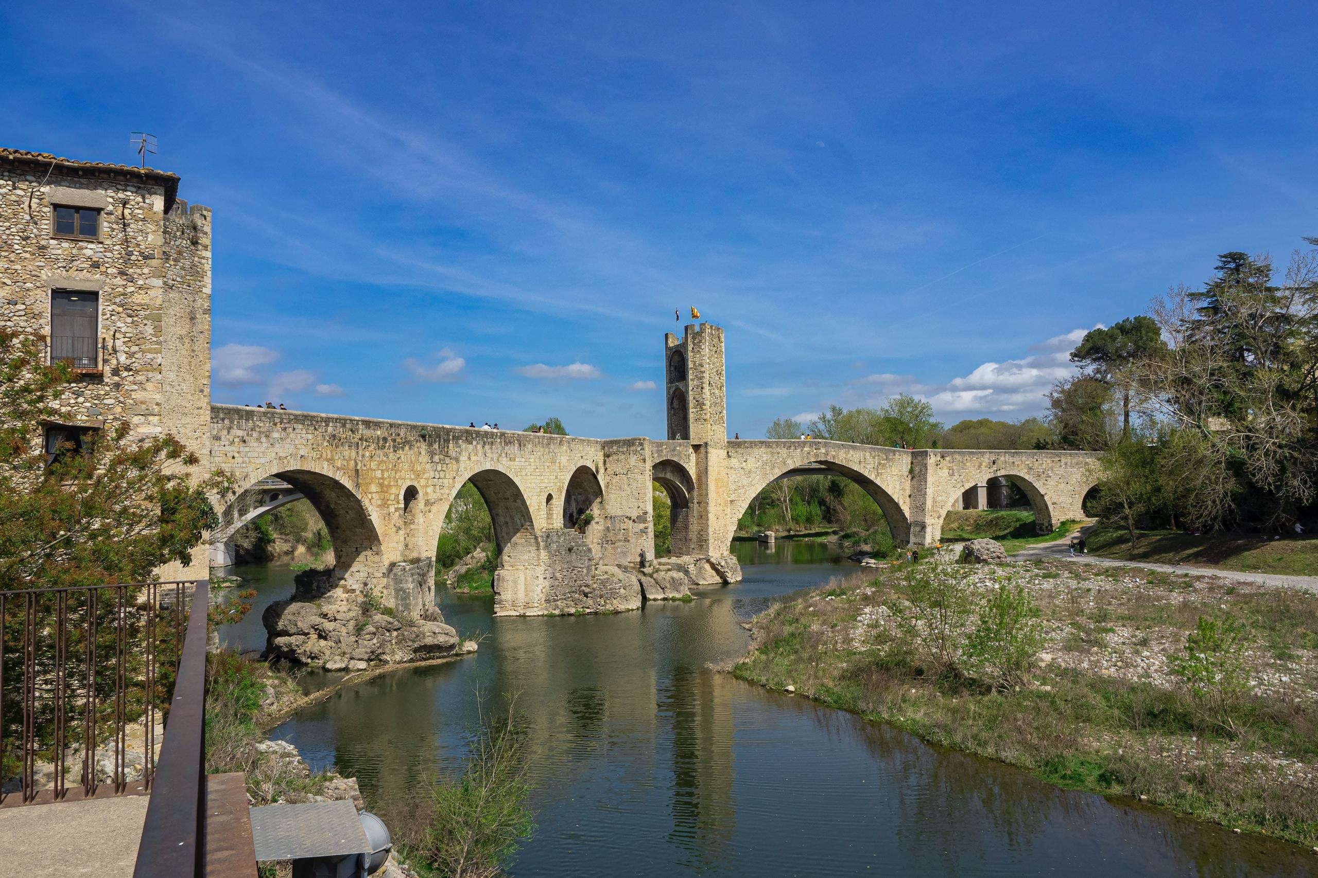 puente de besalu