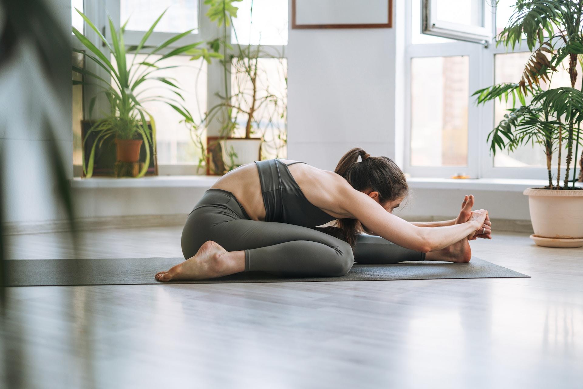 persona flexible elongando