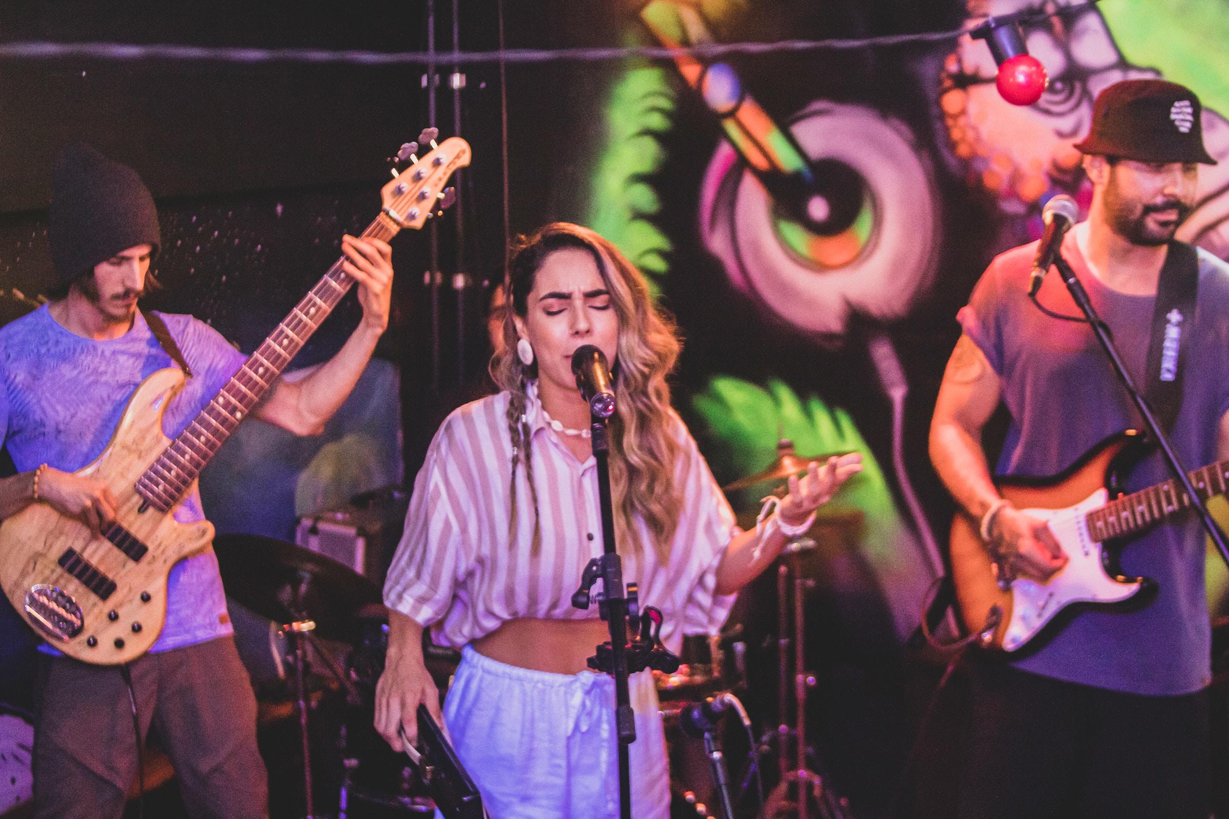cantante femenina brasileña