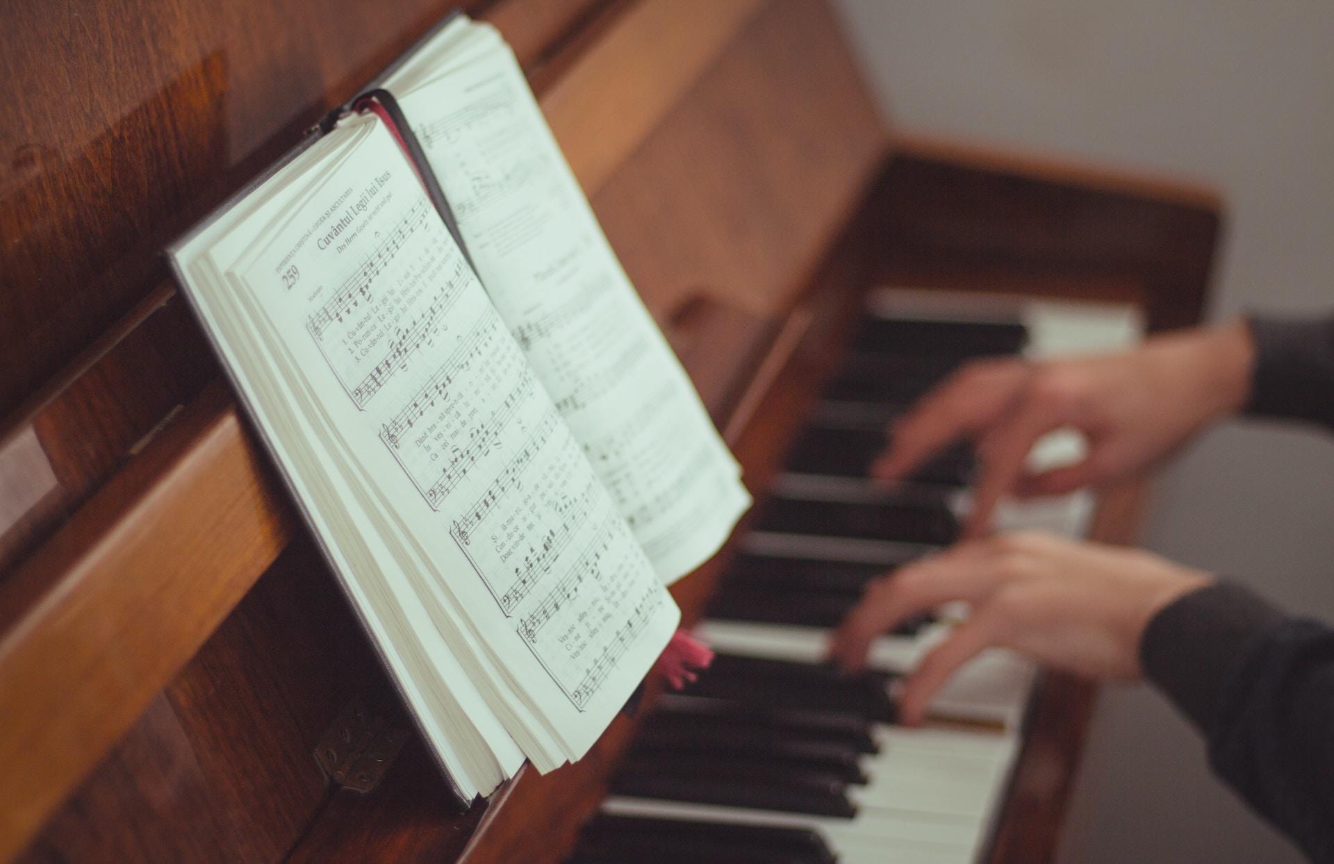 beneficios acordes extendidos al piano