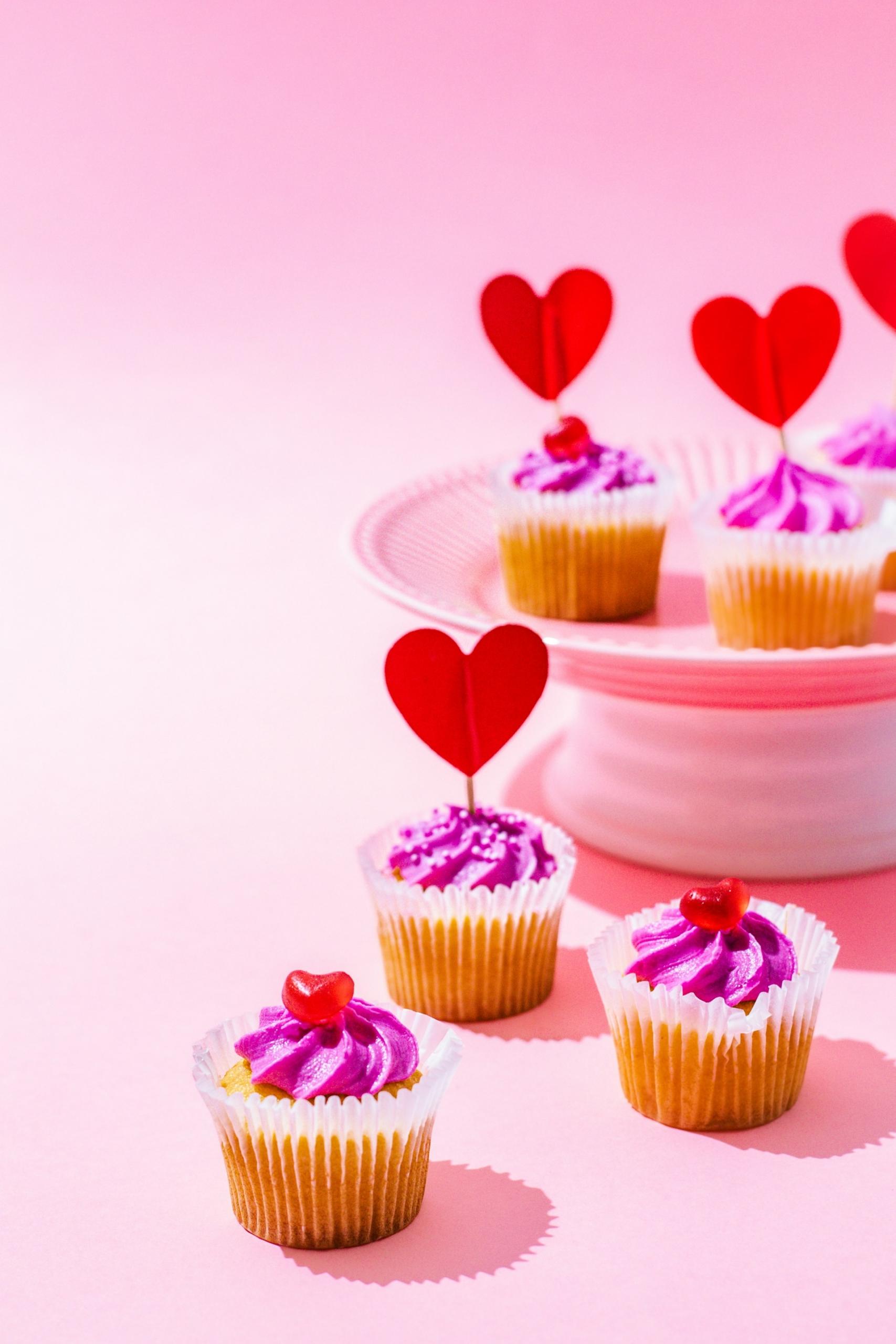 cupcakes rosados con corazones