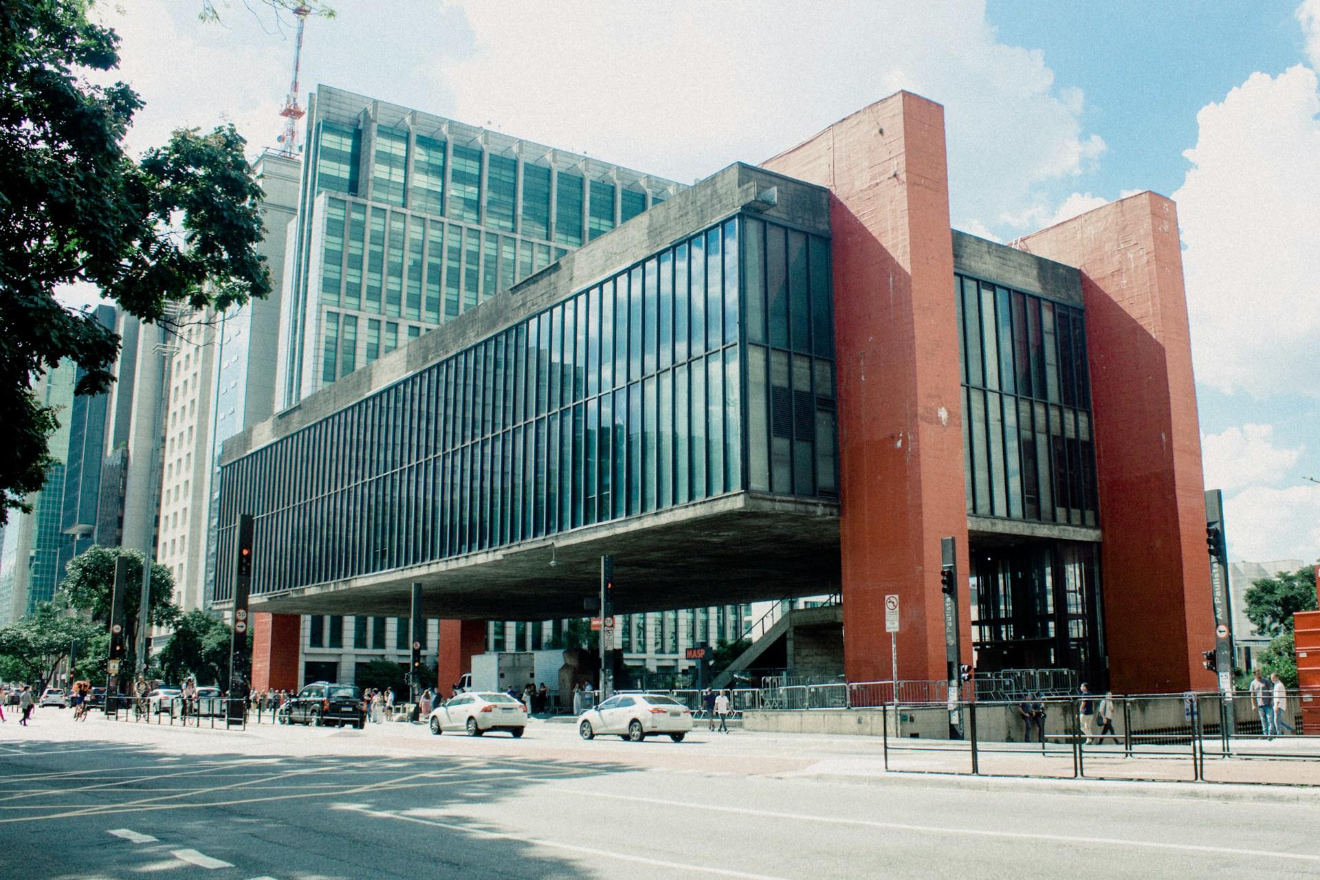 el Museo de Arte de São Paulo en la avenida paulista