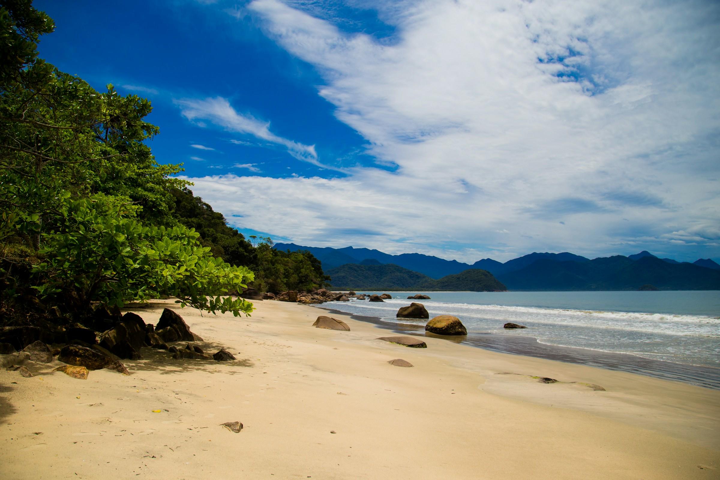 Ubatuba playa surf brasil
