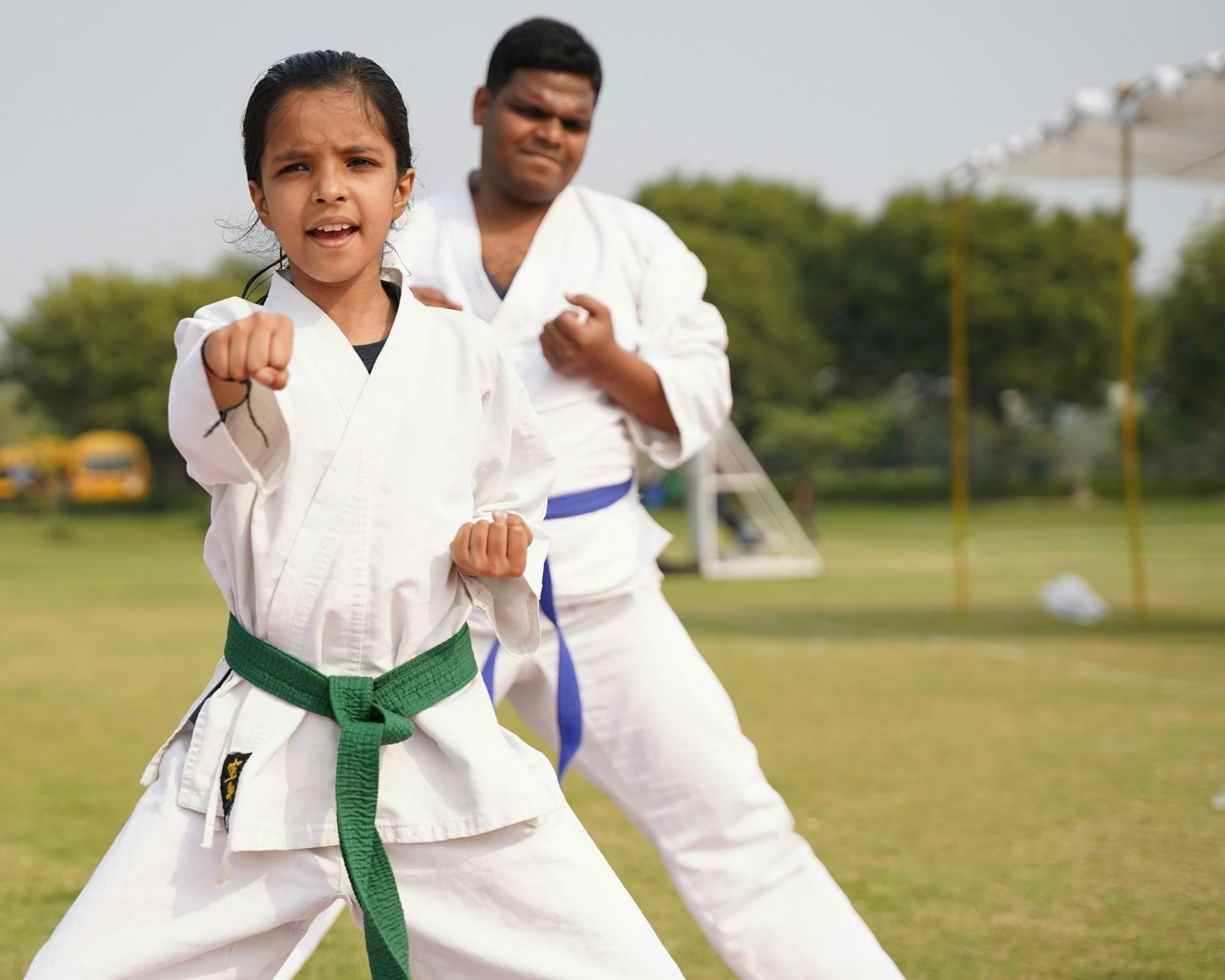 Los cinturones son usados como una  forma de categorizar en el karate.