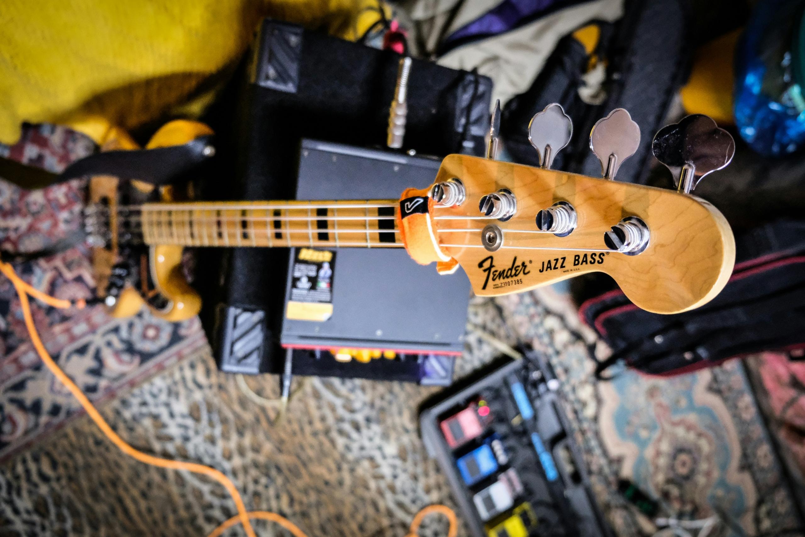 bajo electrico fender