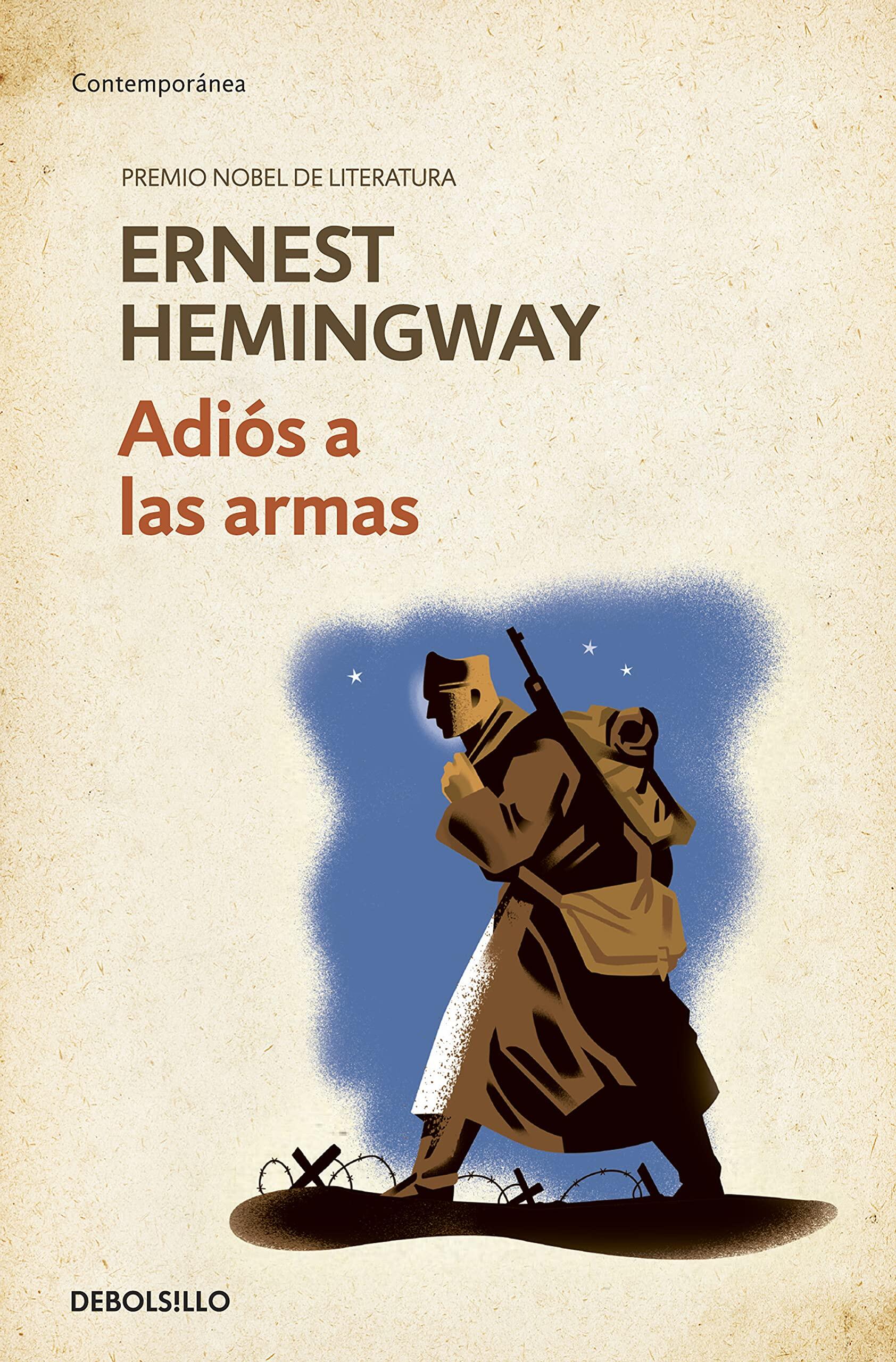 La portada de «Adiós a las armas», de Ernest Hemingway, muestra a un soldado caminando con un rifle a la espalda bajo un cielo nocturno azul salpicado de estrellas. El ambiente es sombrío.