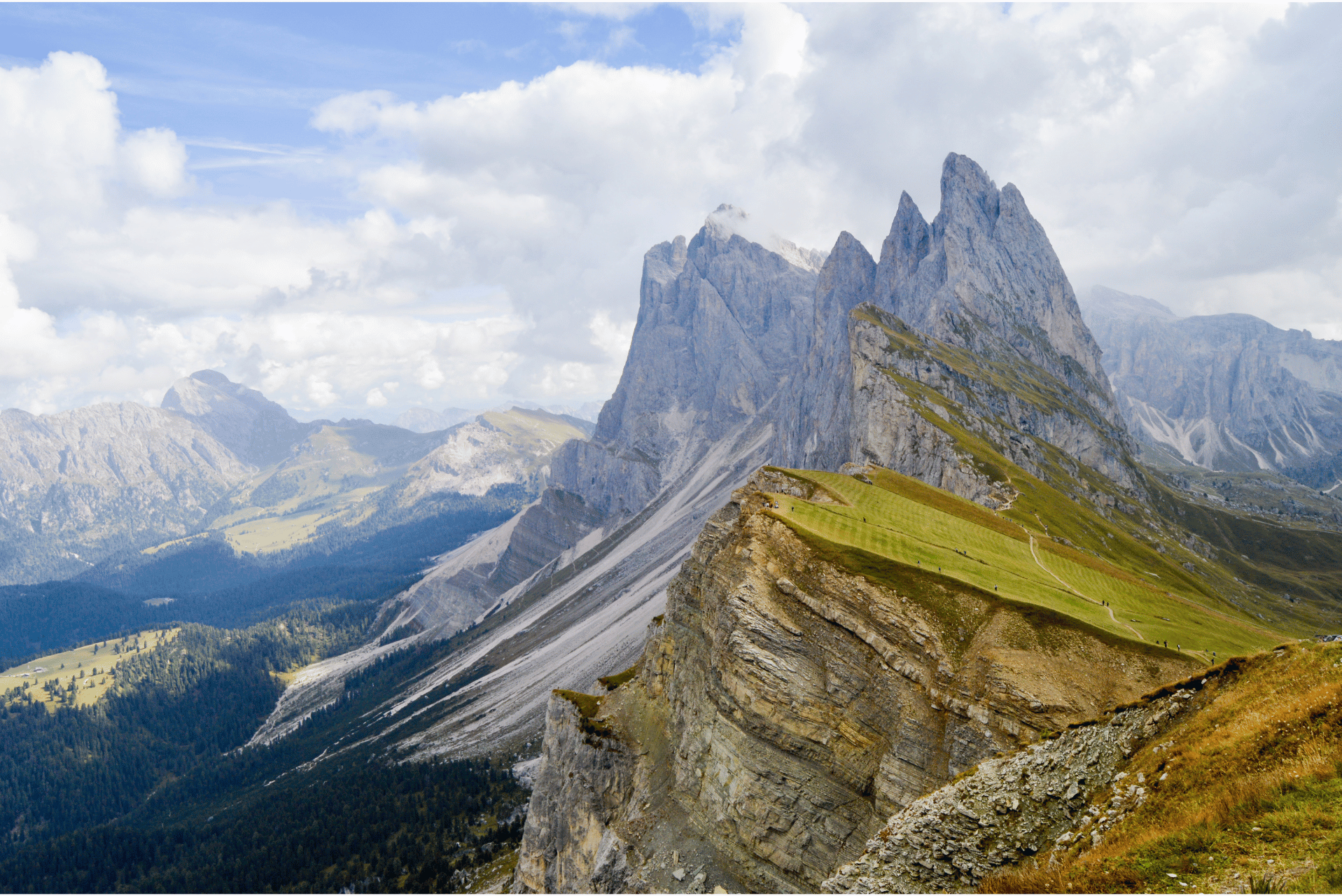 vista desde la cumbre Seceda, Dolomitas, Italia