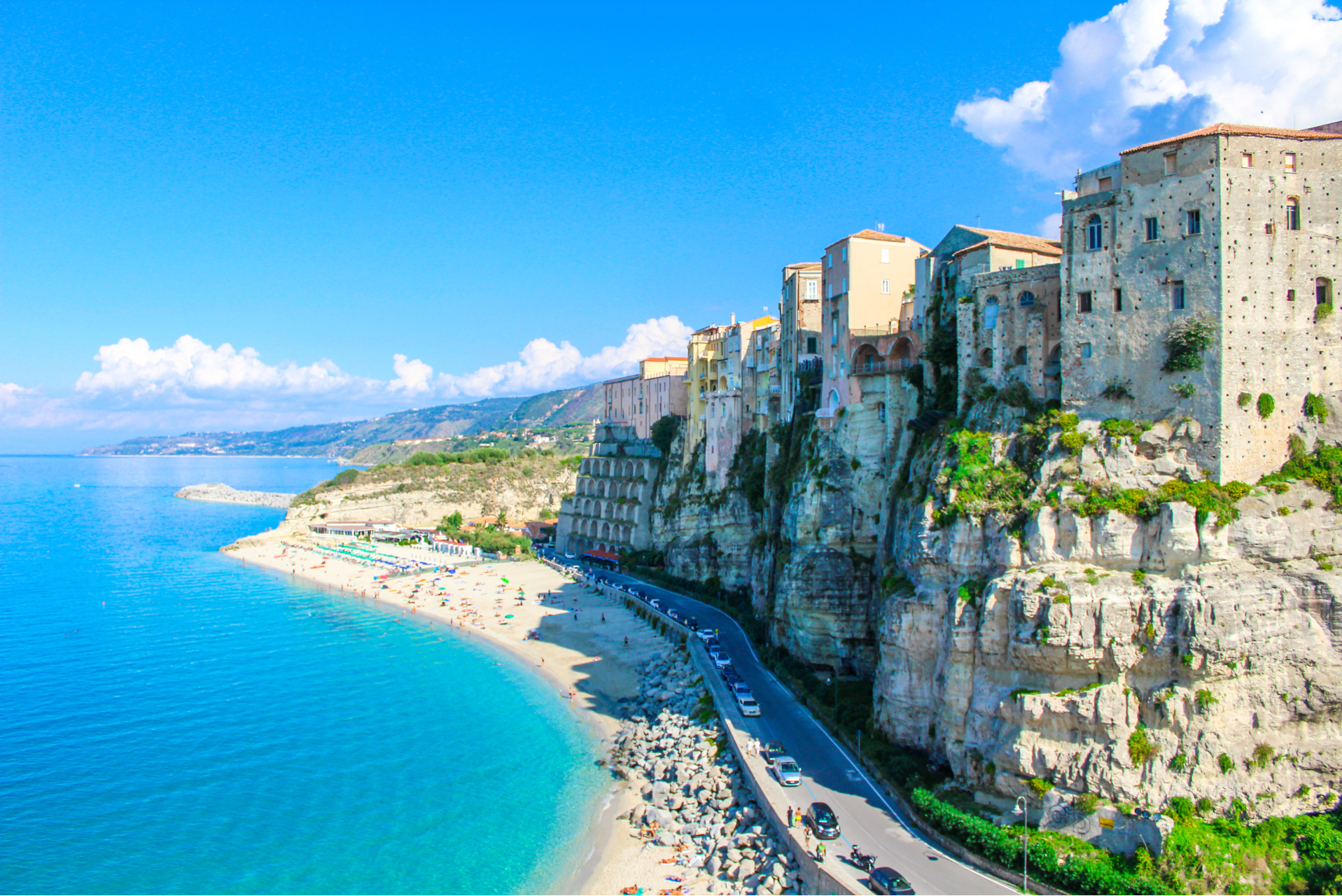 vista panoramica de costa tropea en italia