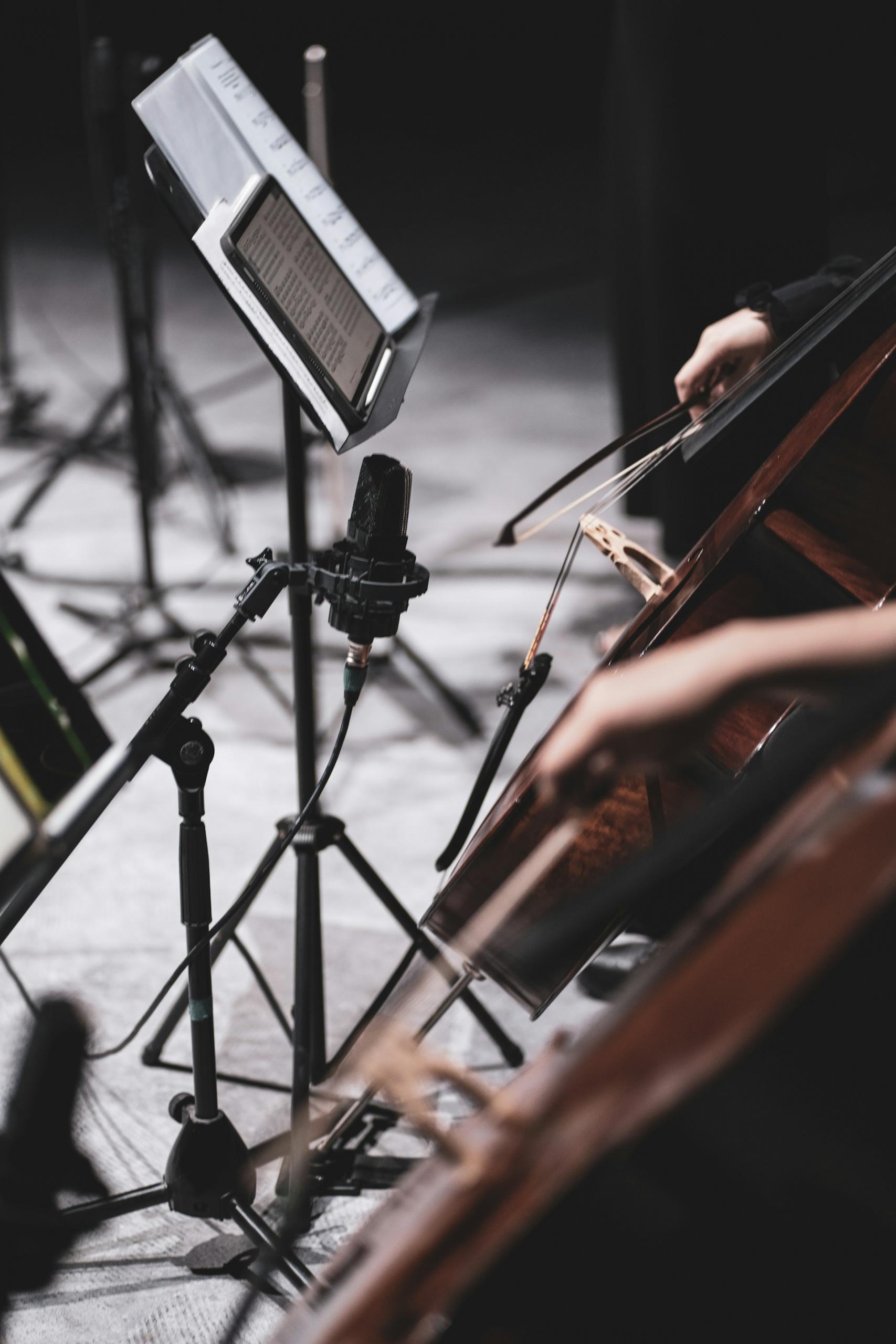 El cello es uno de los instrumentos que aún siguen con vida desde 1572, creado por Andrea Amati.