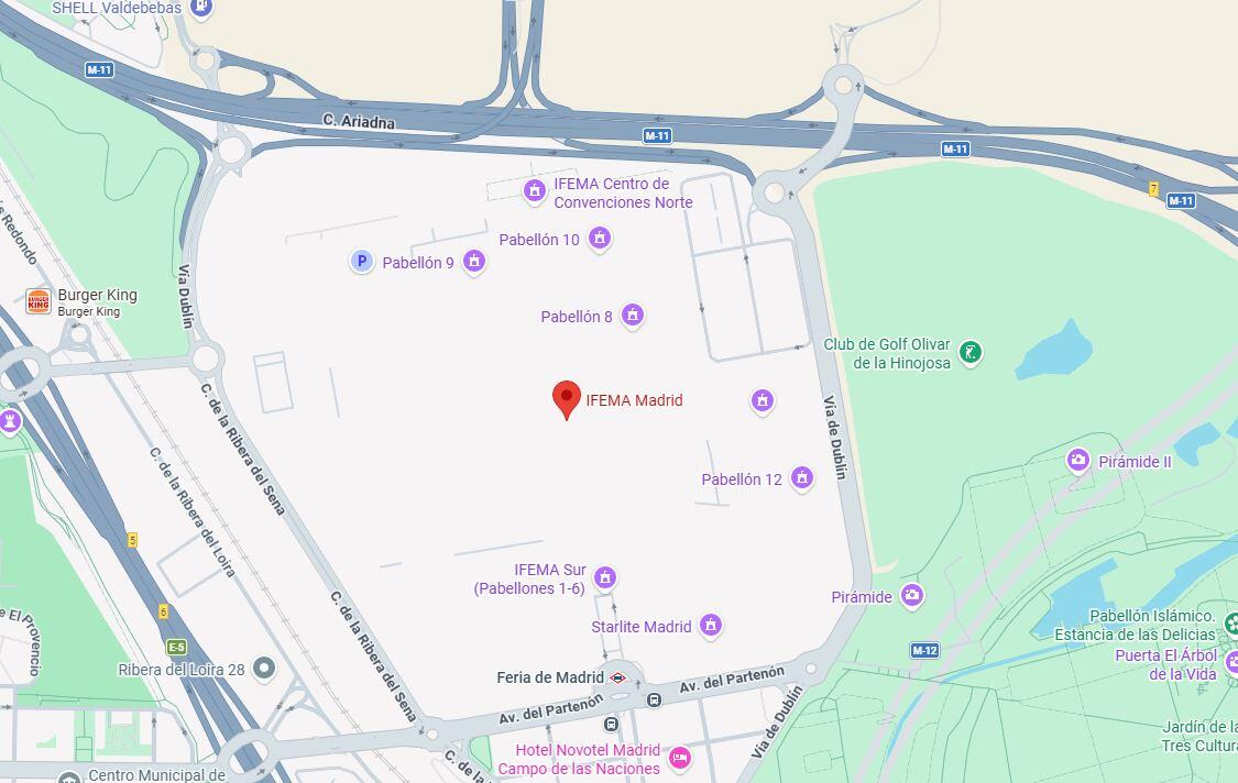 El mapa de IFEMA Madrid muestra las carreteras circundantes, incluidas las principales autopistas y los puntos de referencia cercanos. Las etiquetas indican los pabellones del recinto ferial, un hotel y un club de golf.