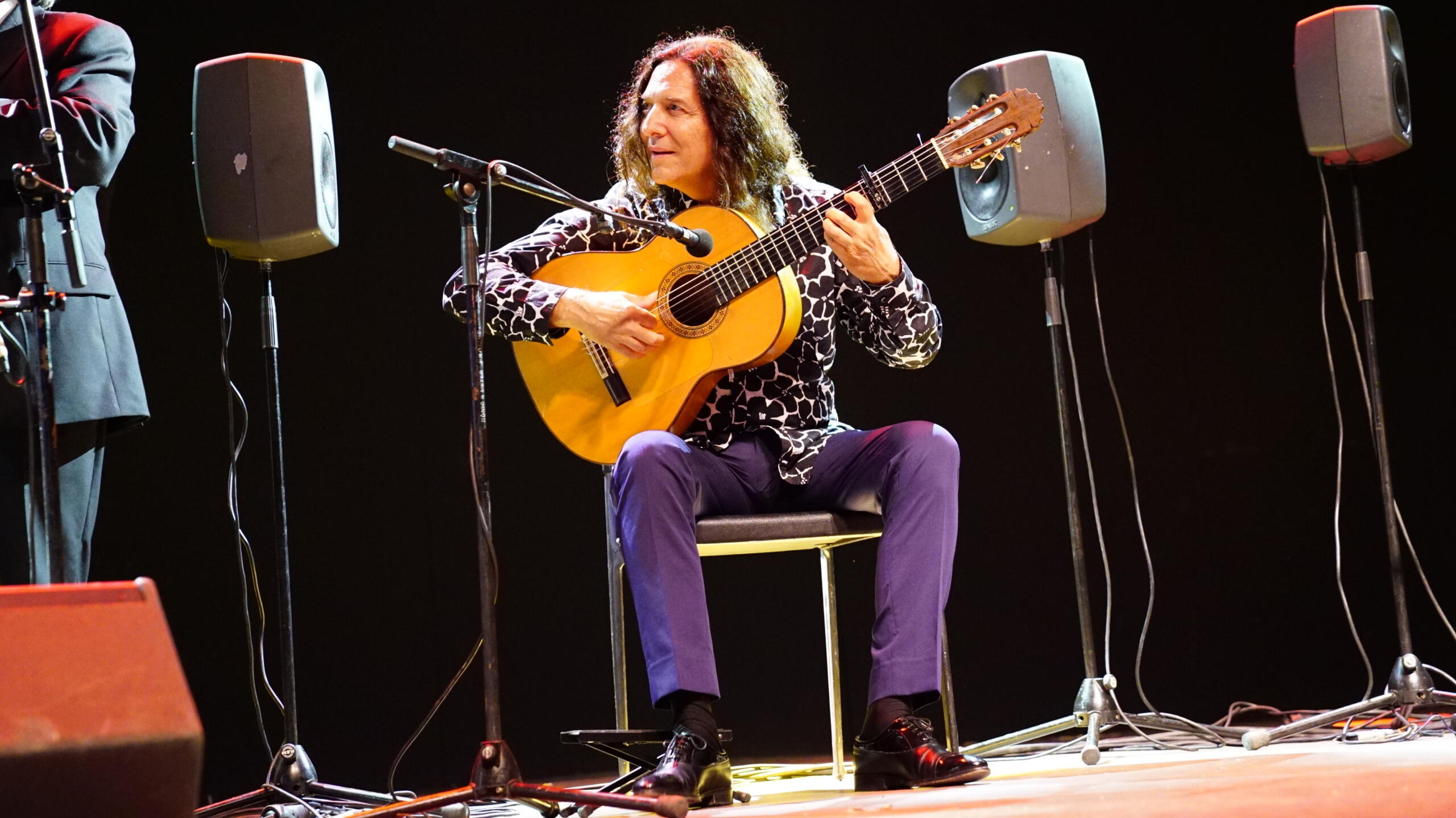 el guitarrista tomatito en un escenario