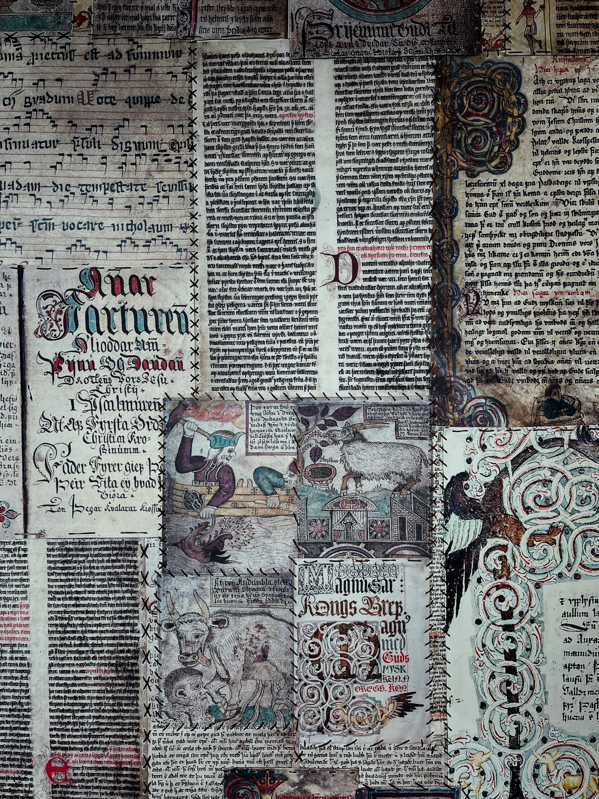 un manuscrito medieval ricamente ilustrado, con textos escritos a mano y caligrafía elaborada. Se observan miniaturas decorativas, iniciales ornamentadas y escenas simbólicas de carácter religioso y cotidiano.