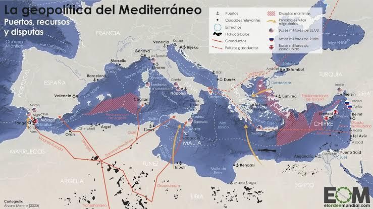 Mapa del Mediterráneo en el que se destacan aspectos geopolíticos, como puertos, ciudades y disputas marítimas, señalados en rojo. Las líneas naranjas indican oleoductos.