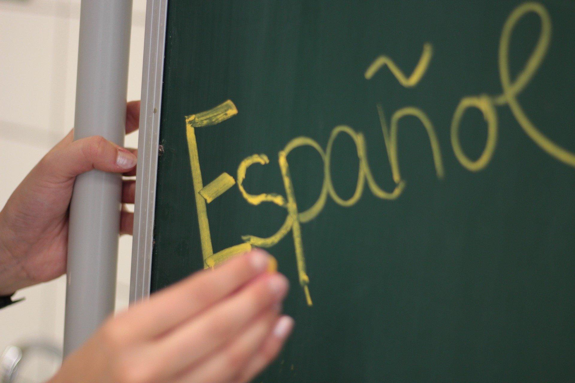 Opi sujuvaa espanjaa nopeasti! Kuva: Pixabay/sgrunden