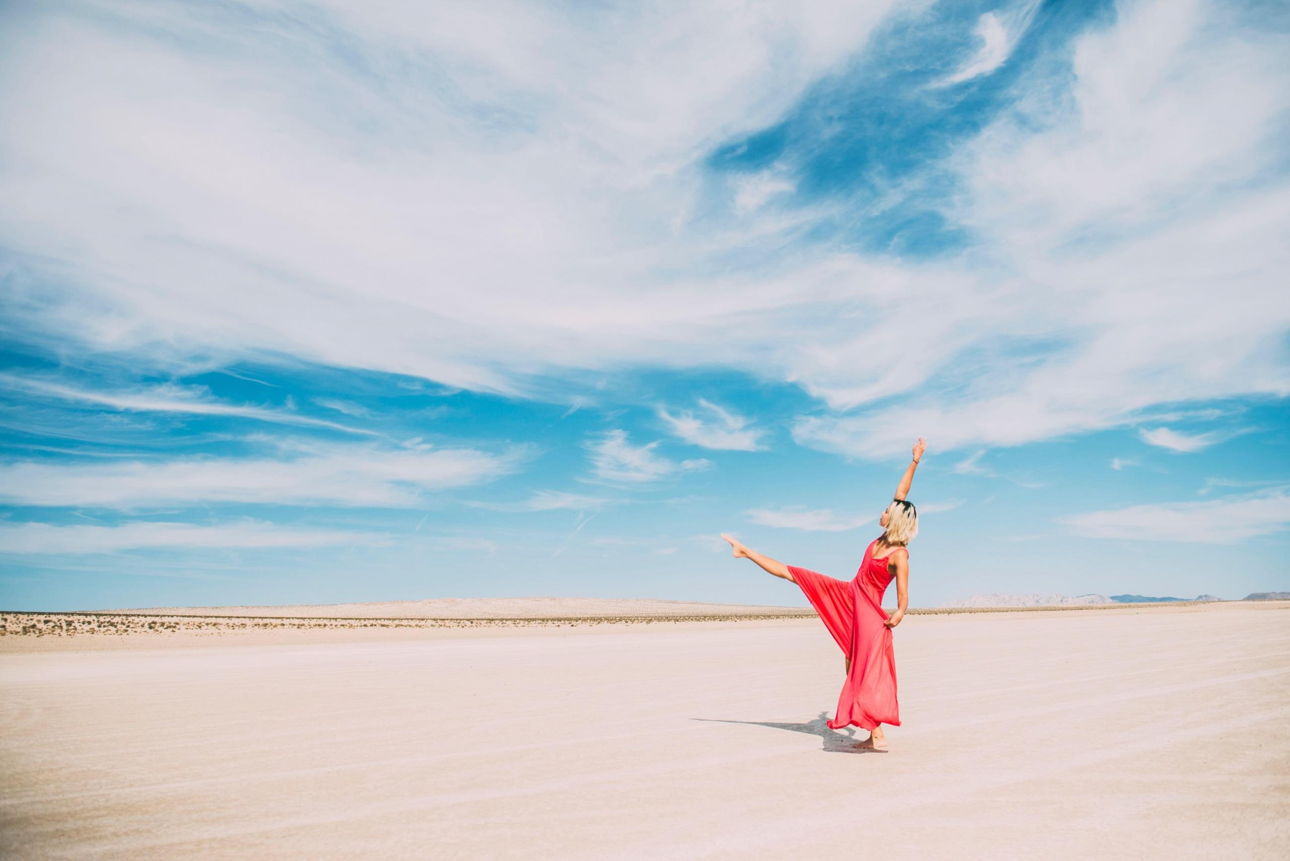 Haluatko oppia taitavaksi joogiksi? Kuva: Unsplash/Jenna Andersson
