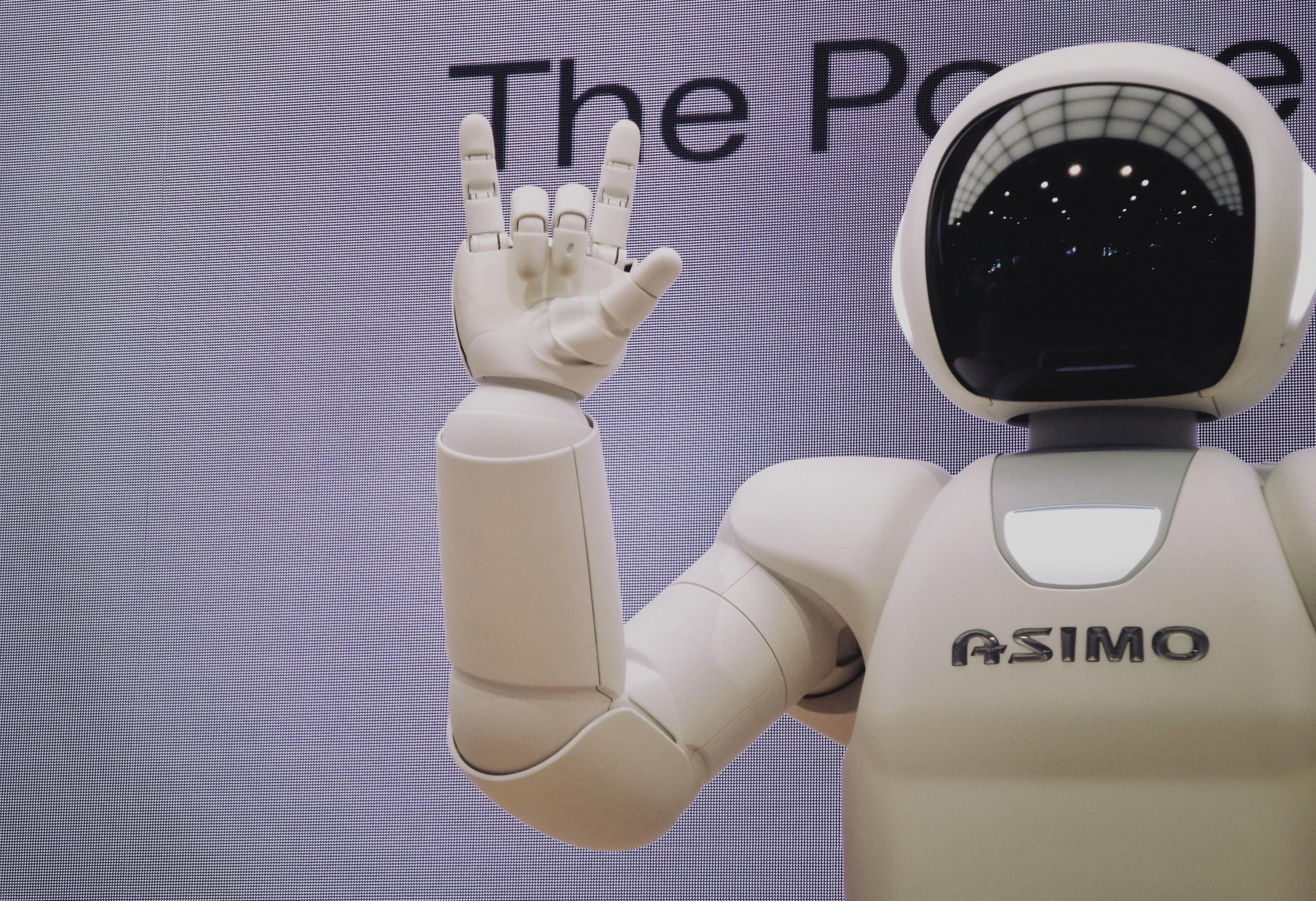 Valkoinen Asimo-robotti