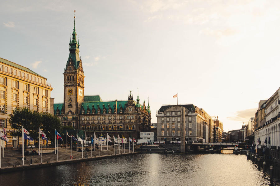 Hampurin kaupungintalo ympäristöineen