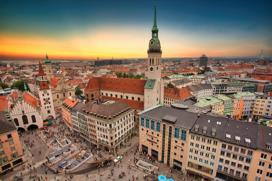 Maisemakuva München kattojen yltä