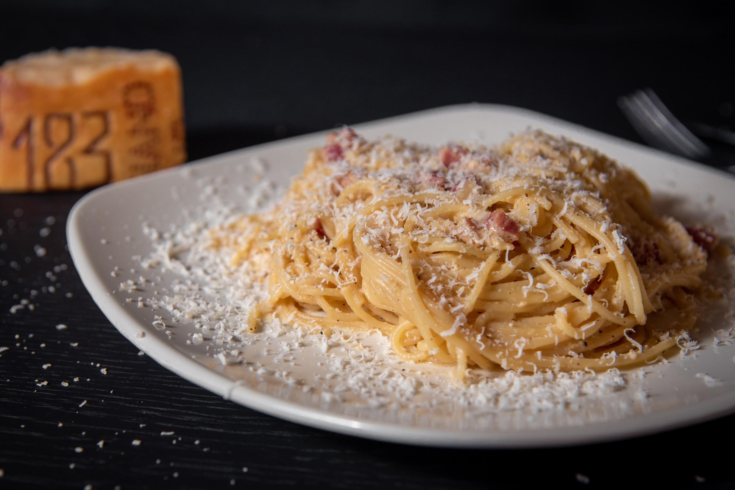 Carbonaraa lautasella