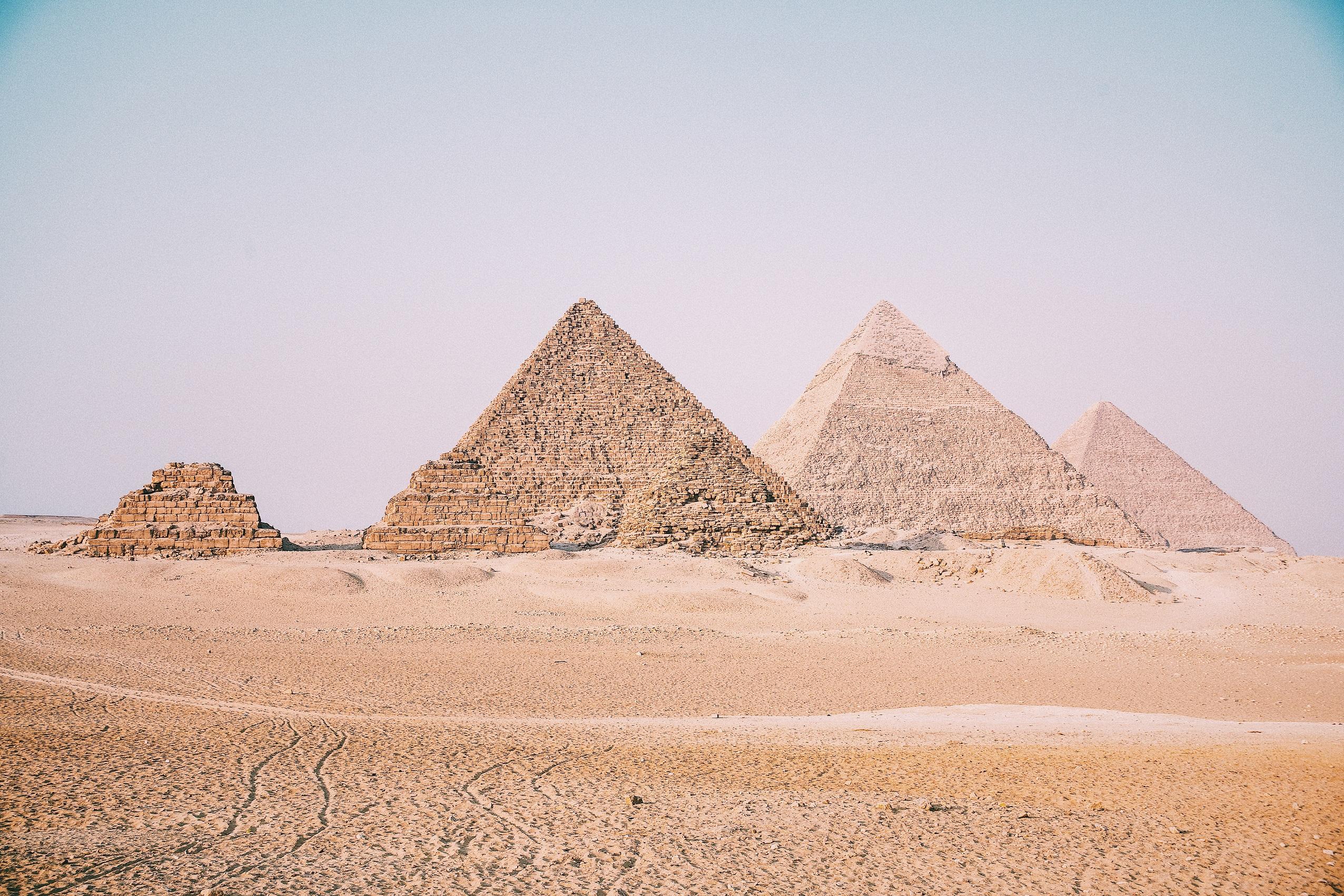 Gizan kolme pyramidia