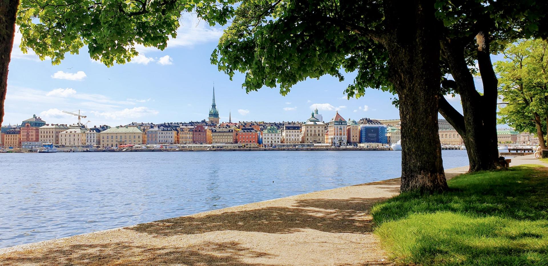 Tukholman keskustaa vastarannalta kuvattuna