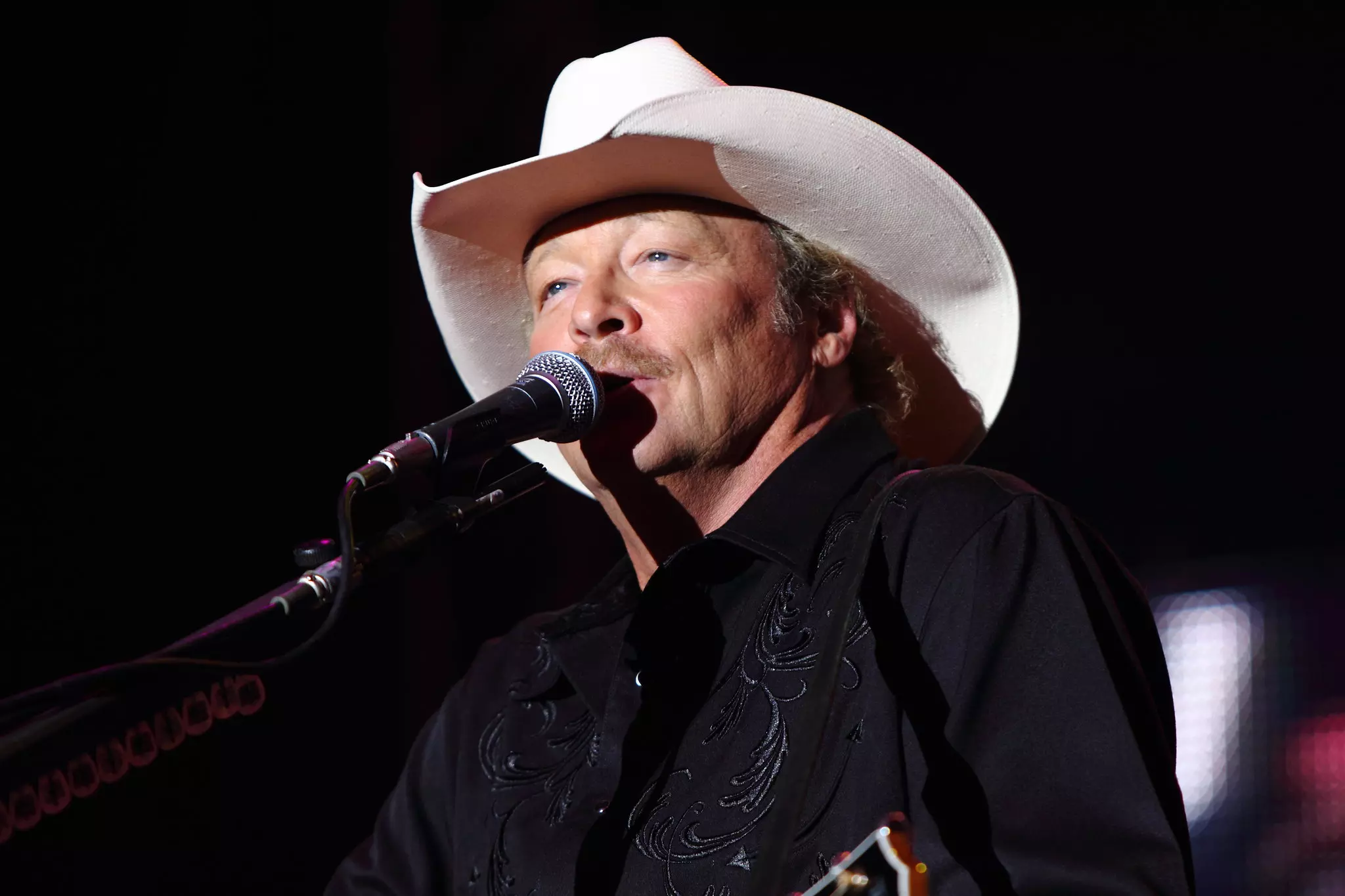 Alan Jackson laulamassa