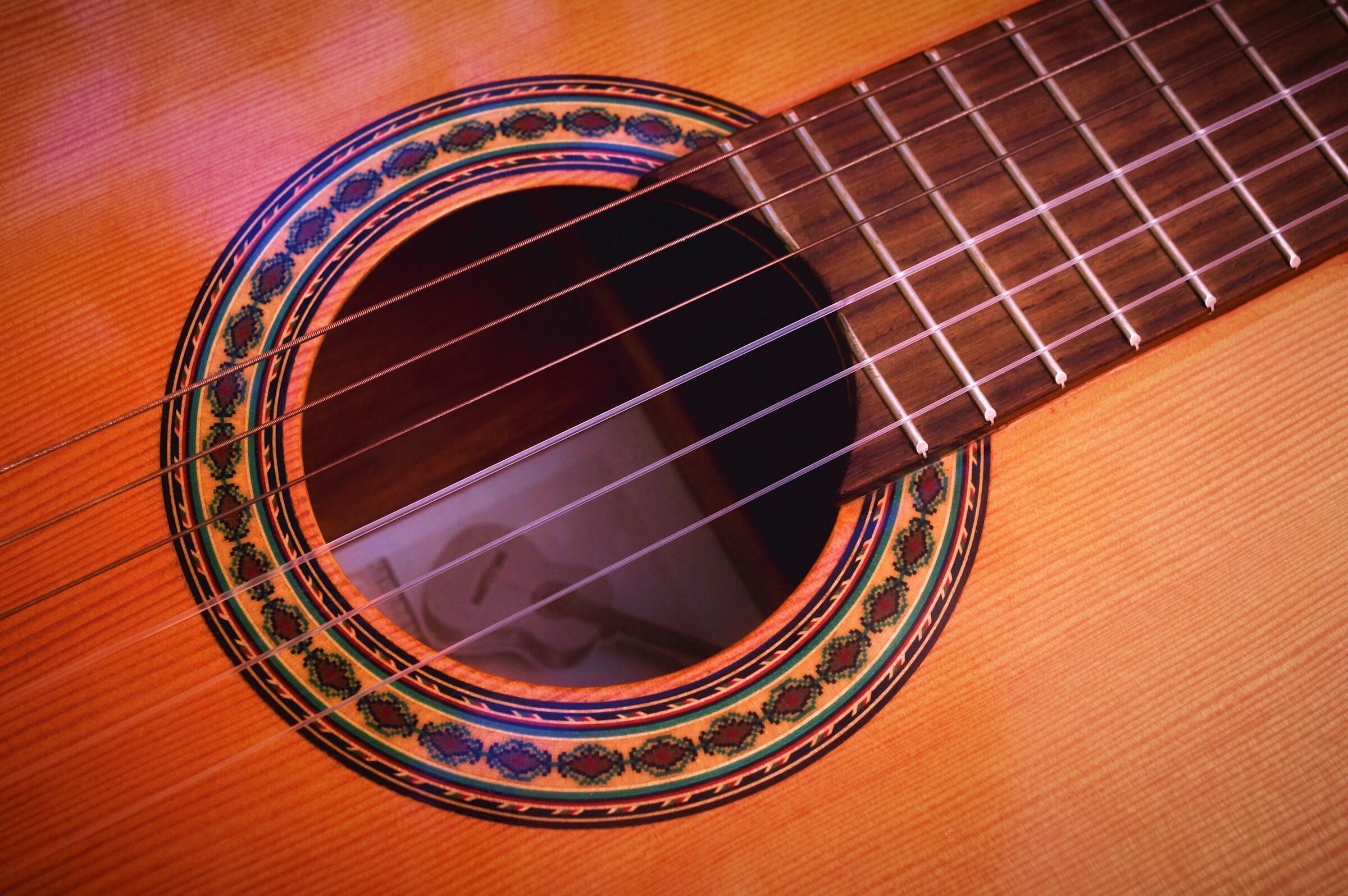 Flamencokitaran yksityiskohta