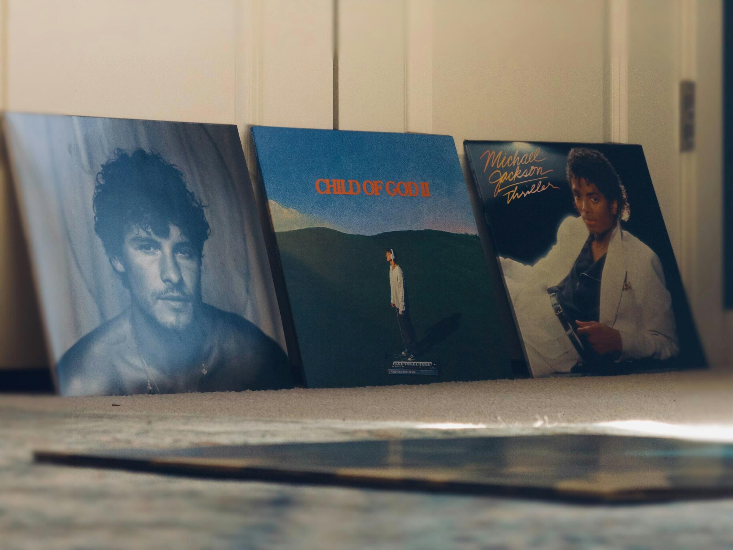 Ikonisia levyjä kuuluisilta lauluntekijöiltä