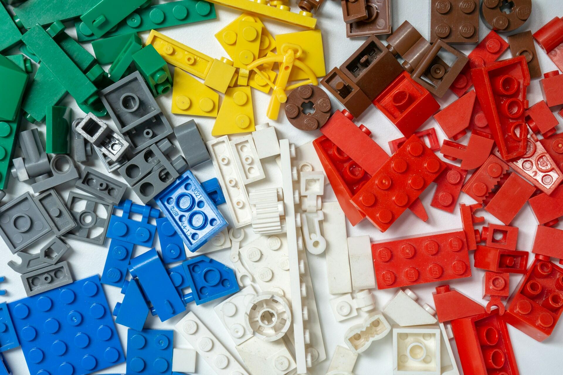 Värikkäitä LEGO-palikoita