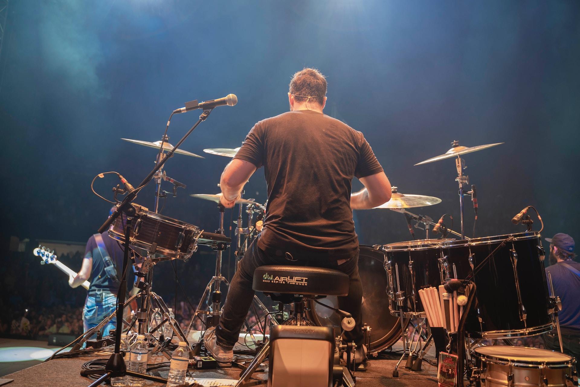 Drummer tijdens concert