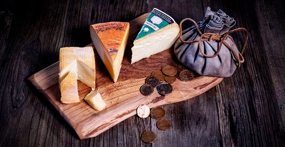 Kazen op een houten bord