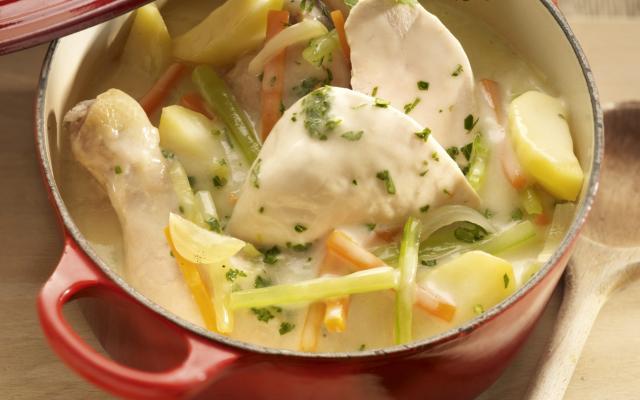 Deze Gentse waterzooi bereidt op grootmoeders wijze is een Oost-Vlaams topgerecht