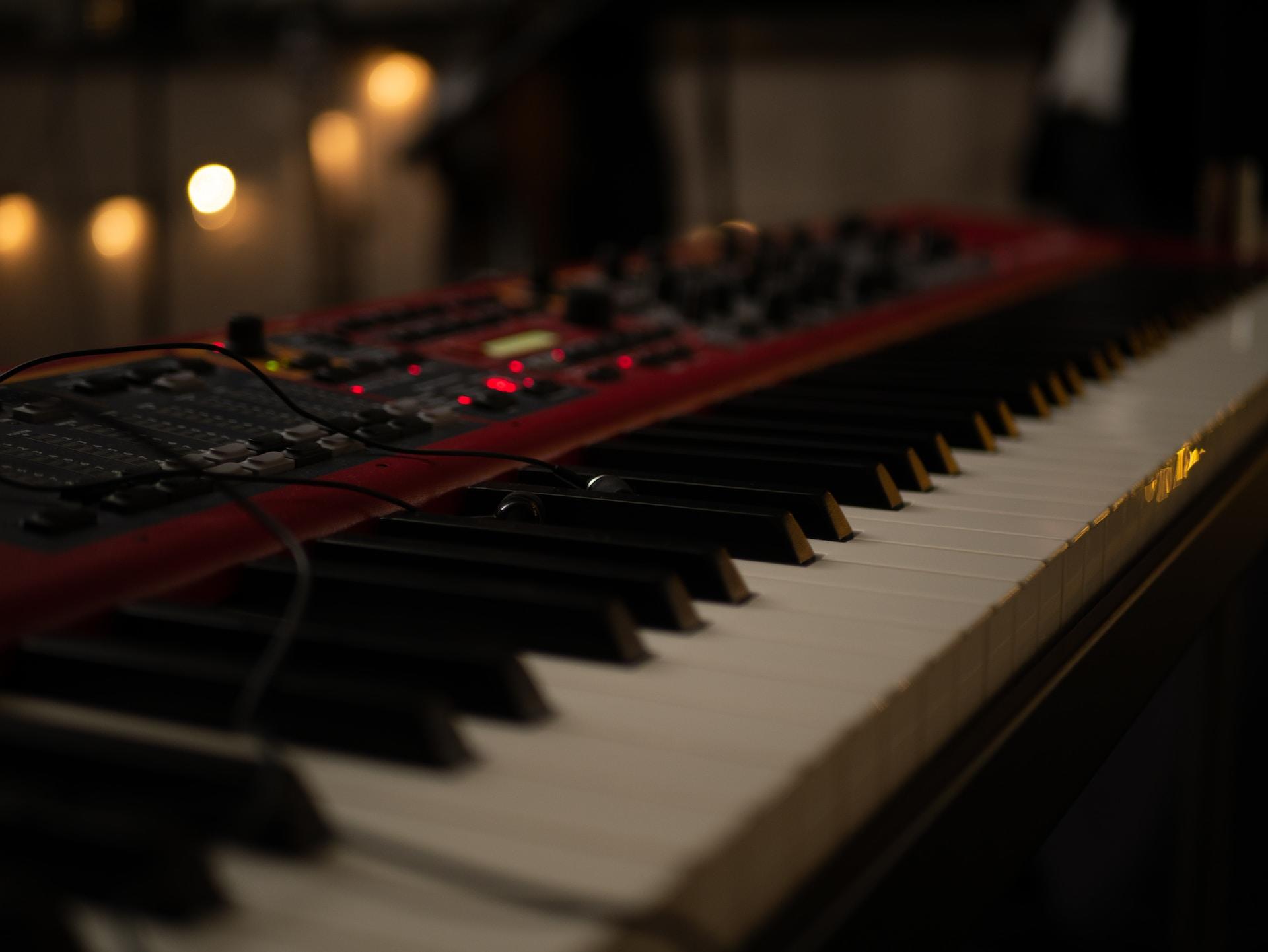 Digitale piano in huis