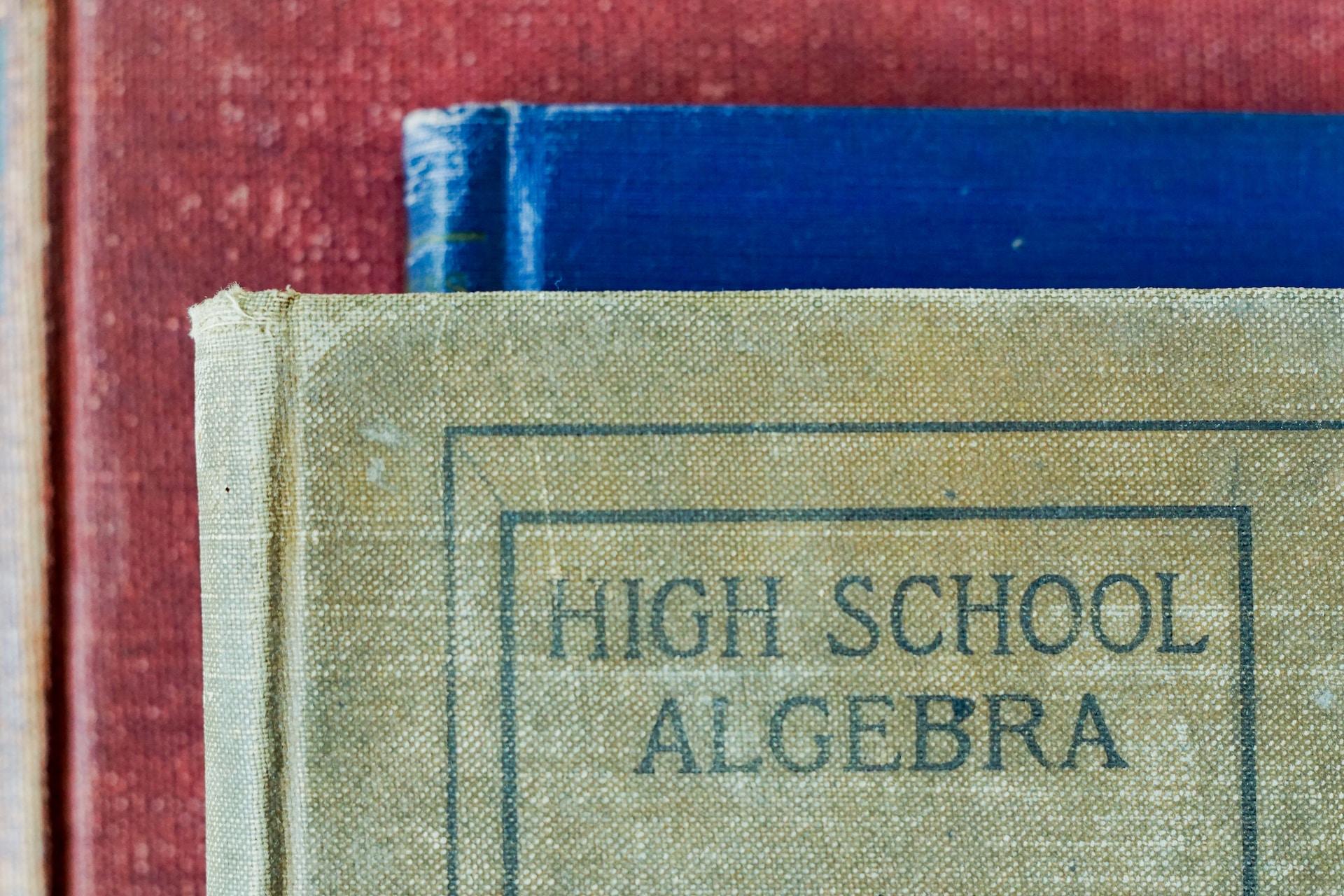 Algebra boek in het Engels
