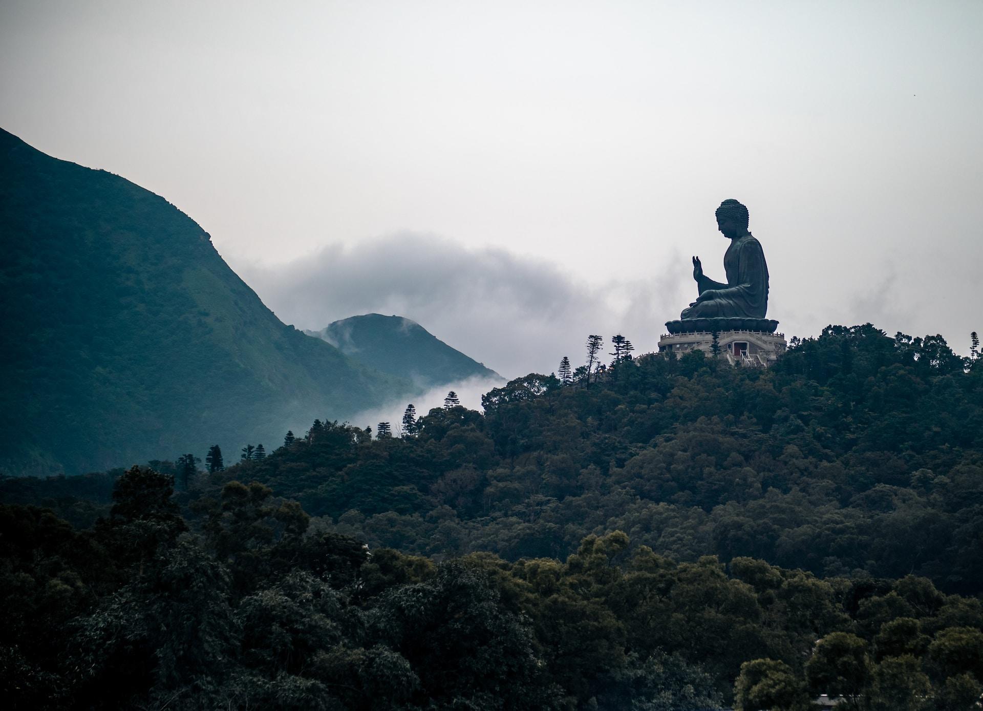 Grote Budha op een berg in China