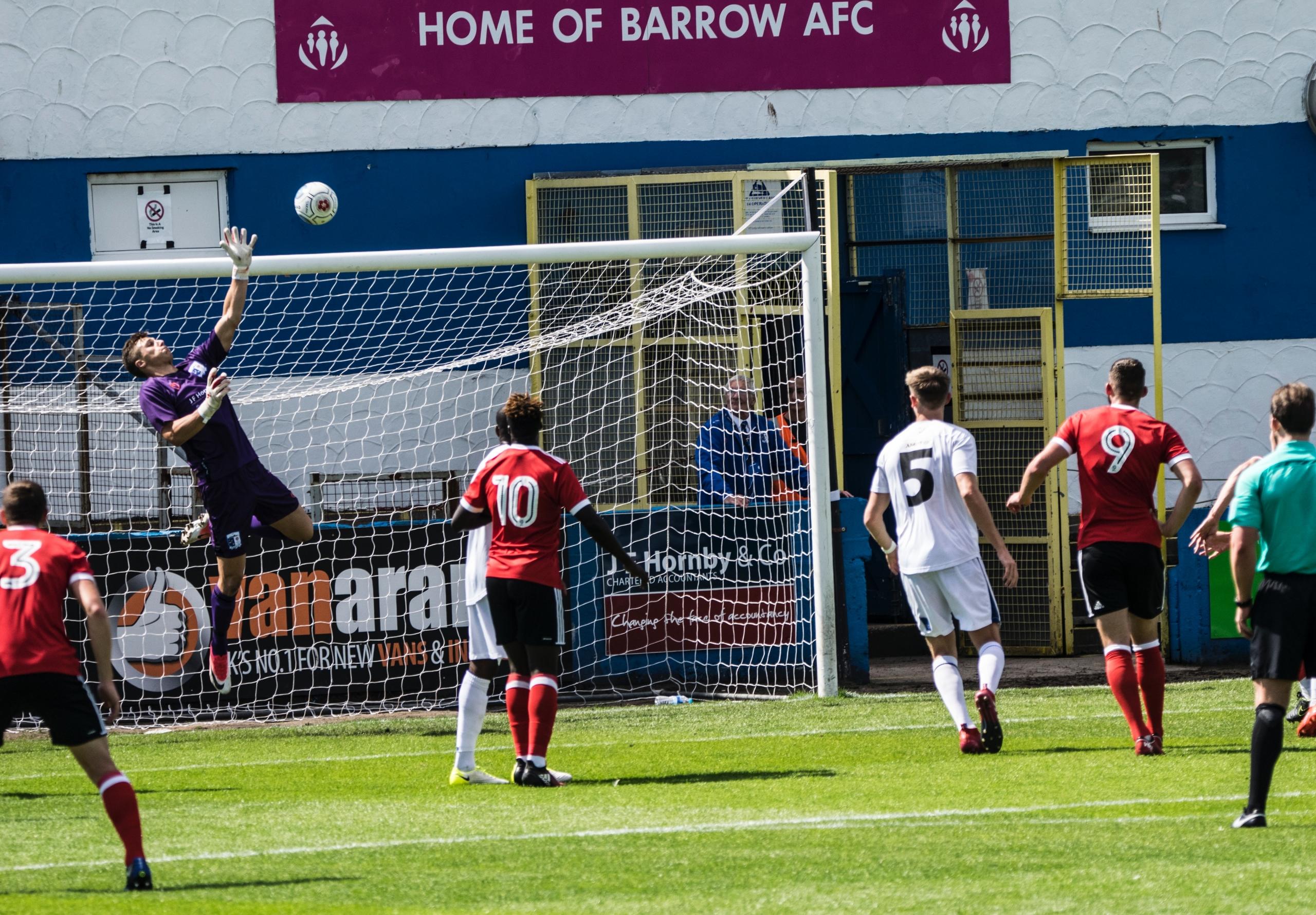Voetbalwedstrijd met volwassenen