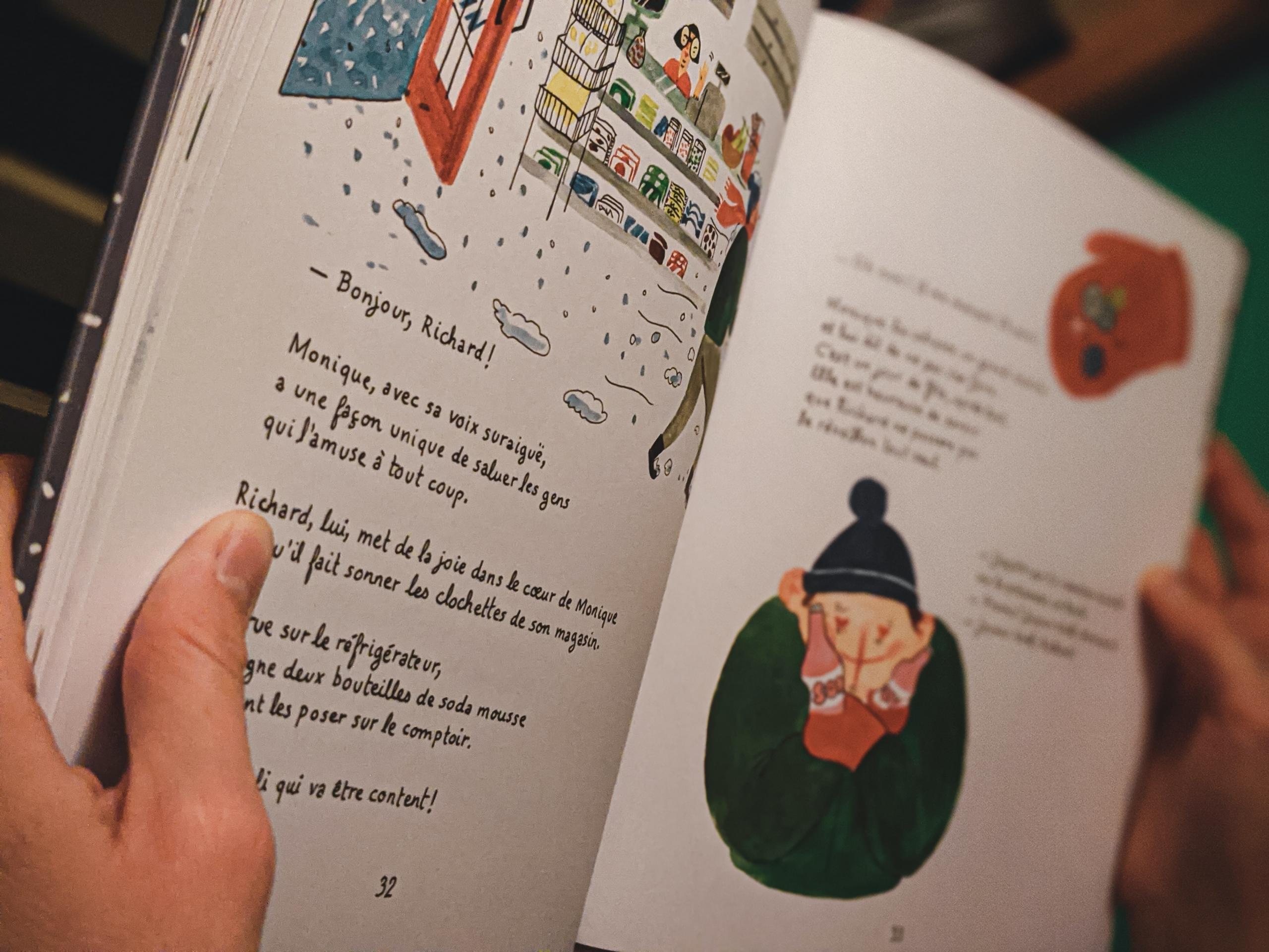 Kind leest kinderboek