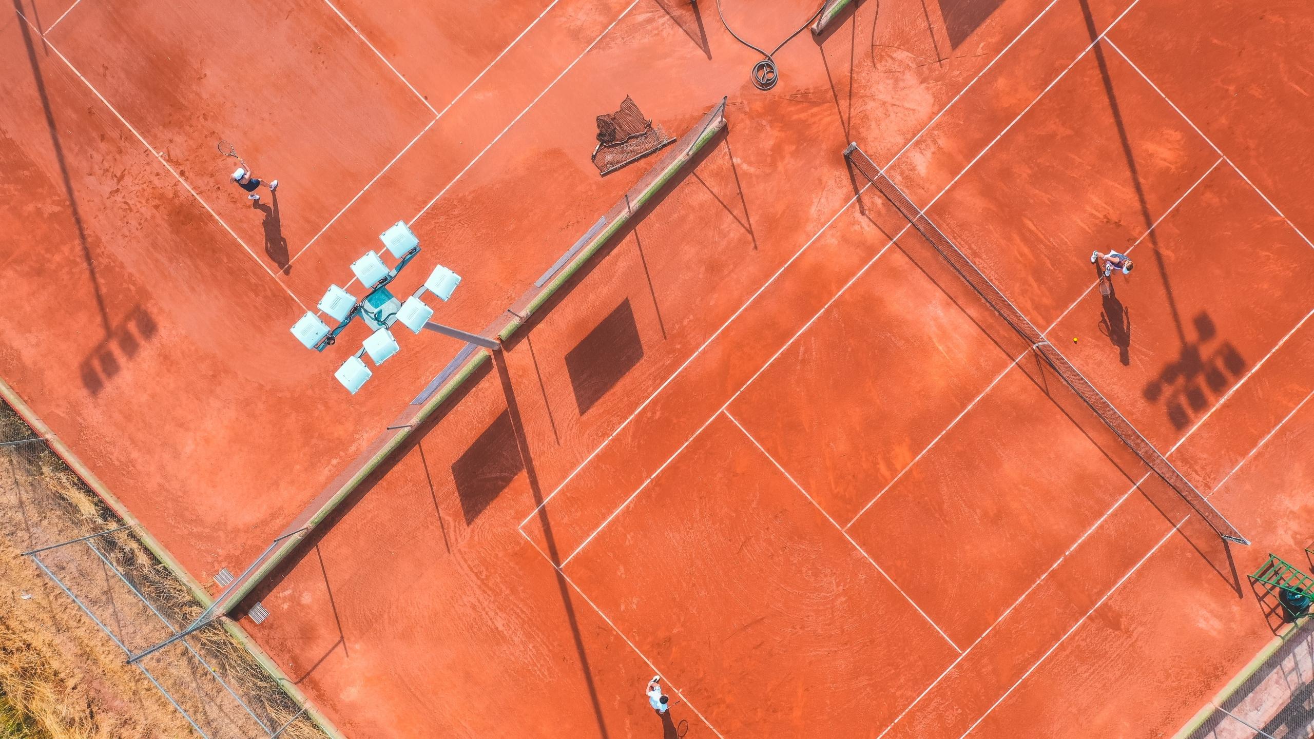 tennis wedstrijden op gravel
